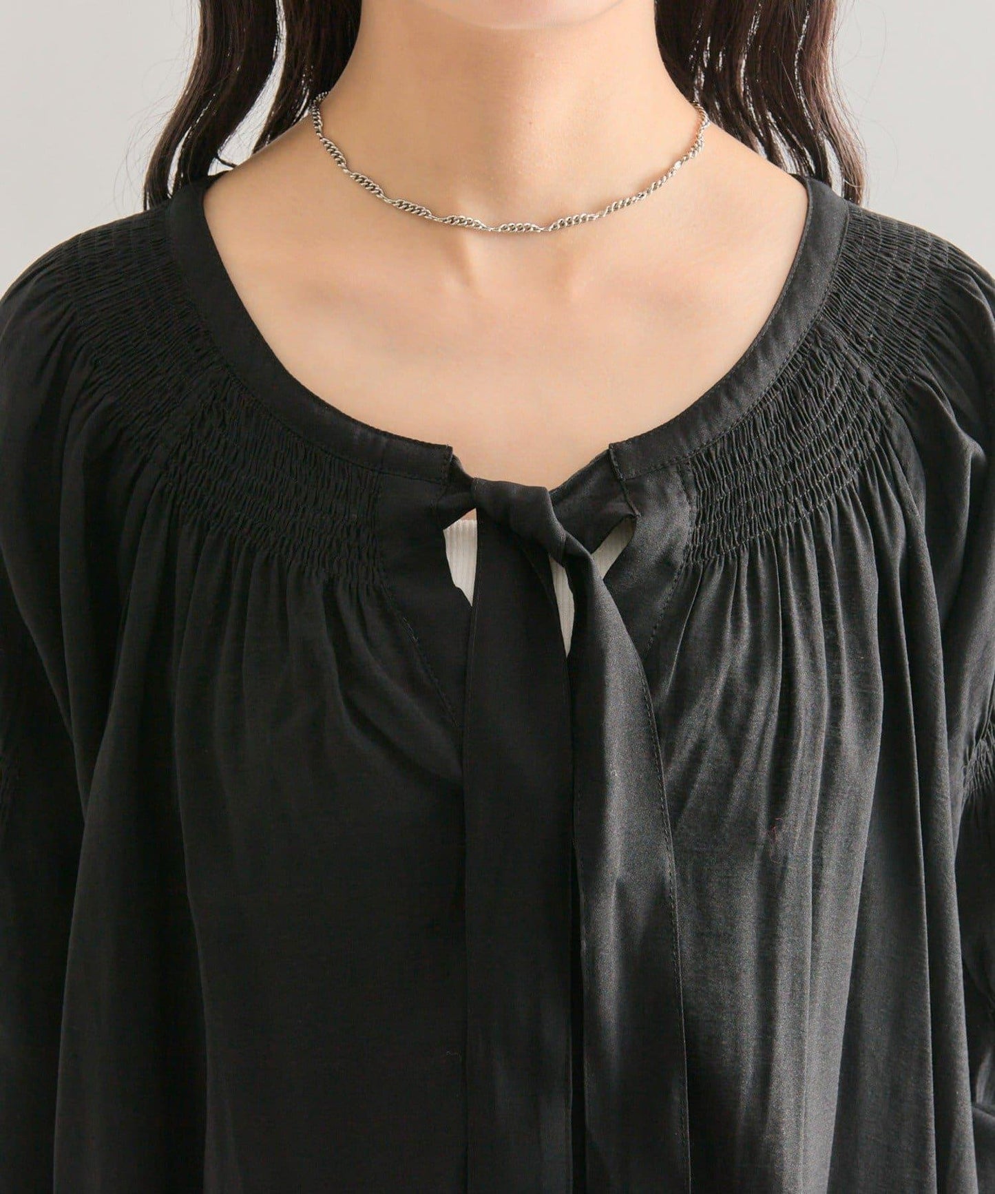 蝴蝶結領繫帶襯衫