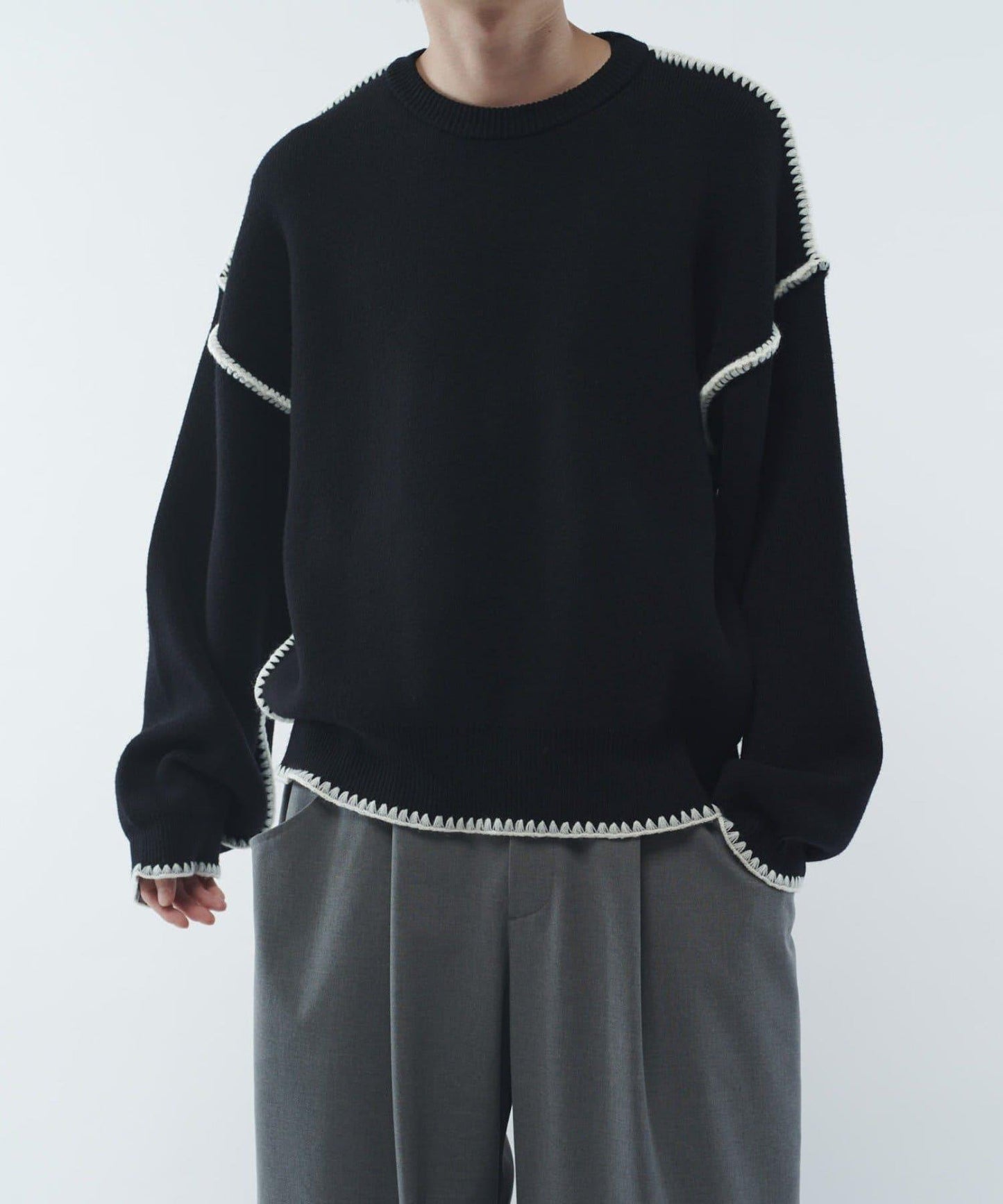 工藝縫線圓領針織衫