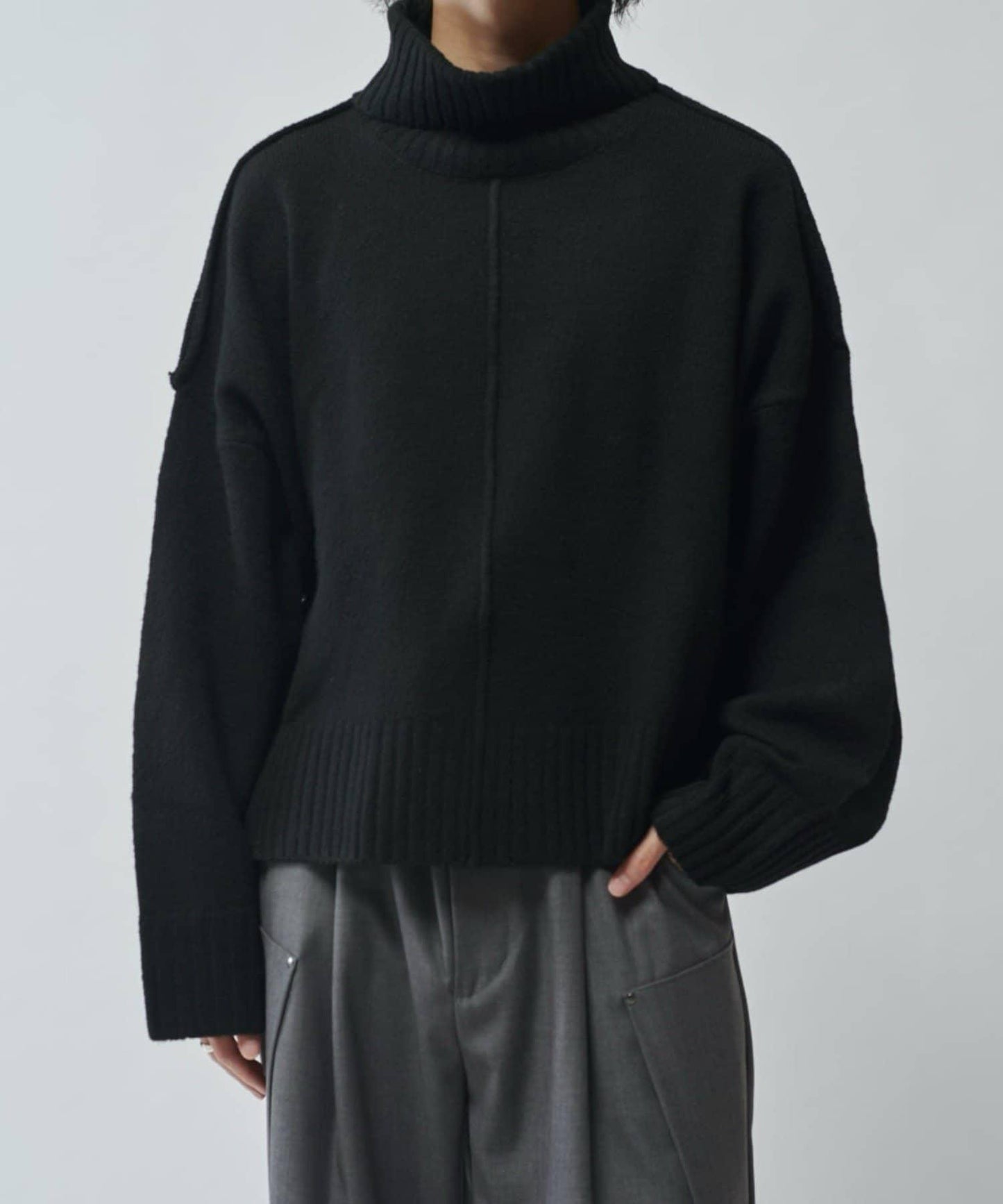 【Neucon/ニューコン】短款寬鬆高領針織衫