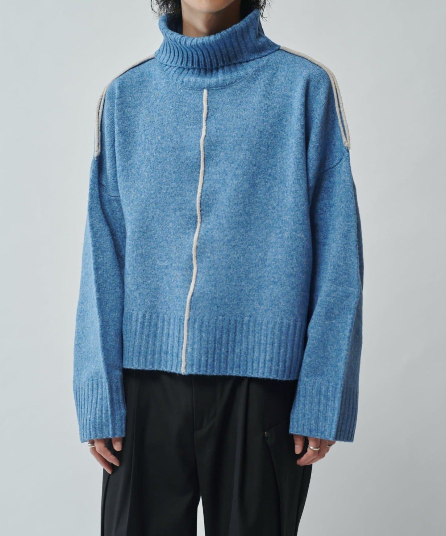 【Neucon/ニューコン】短款寬鬆高領針織衫