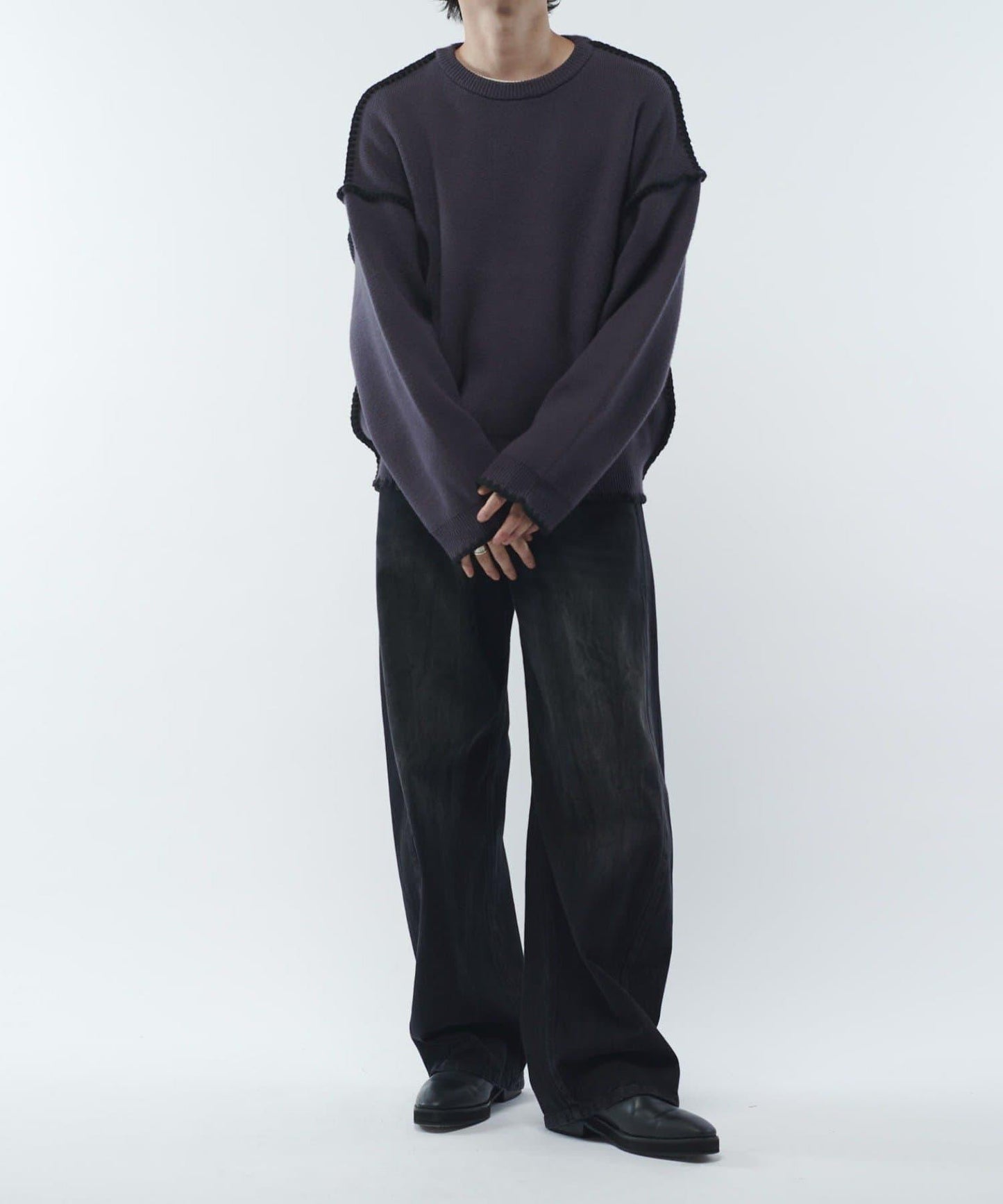 工藝縫線圓領針織衫