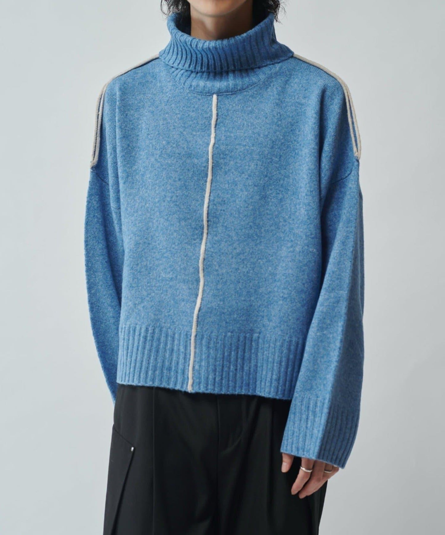 【Neucon/ニューコン】短款寬鬆高領針織衫