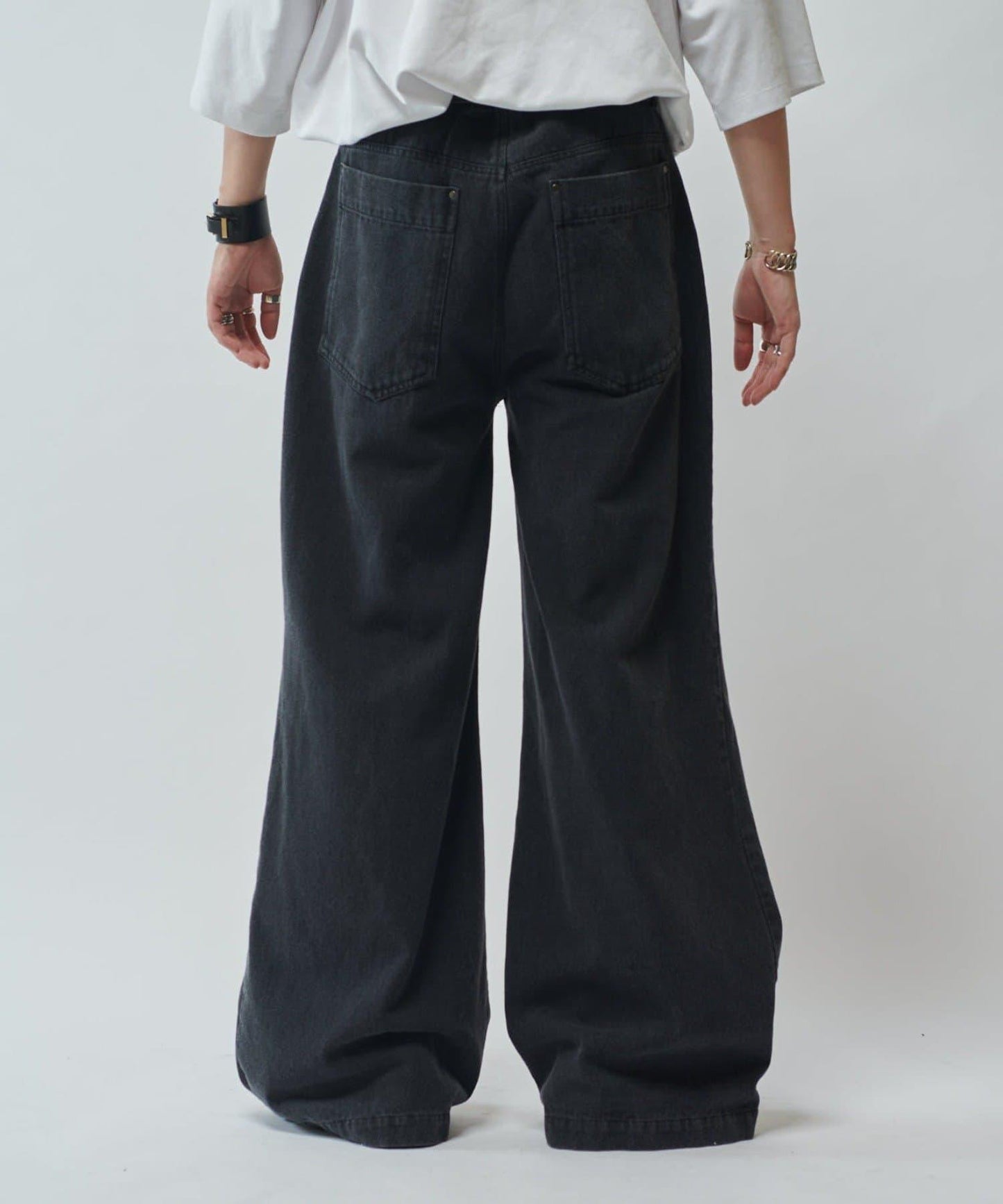 【SURJENT】 鉚釘寬鬆直筒牛仔褲