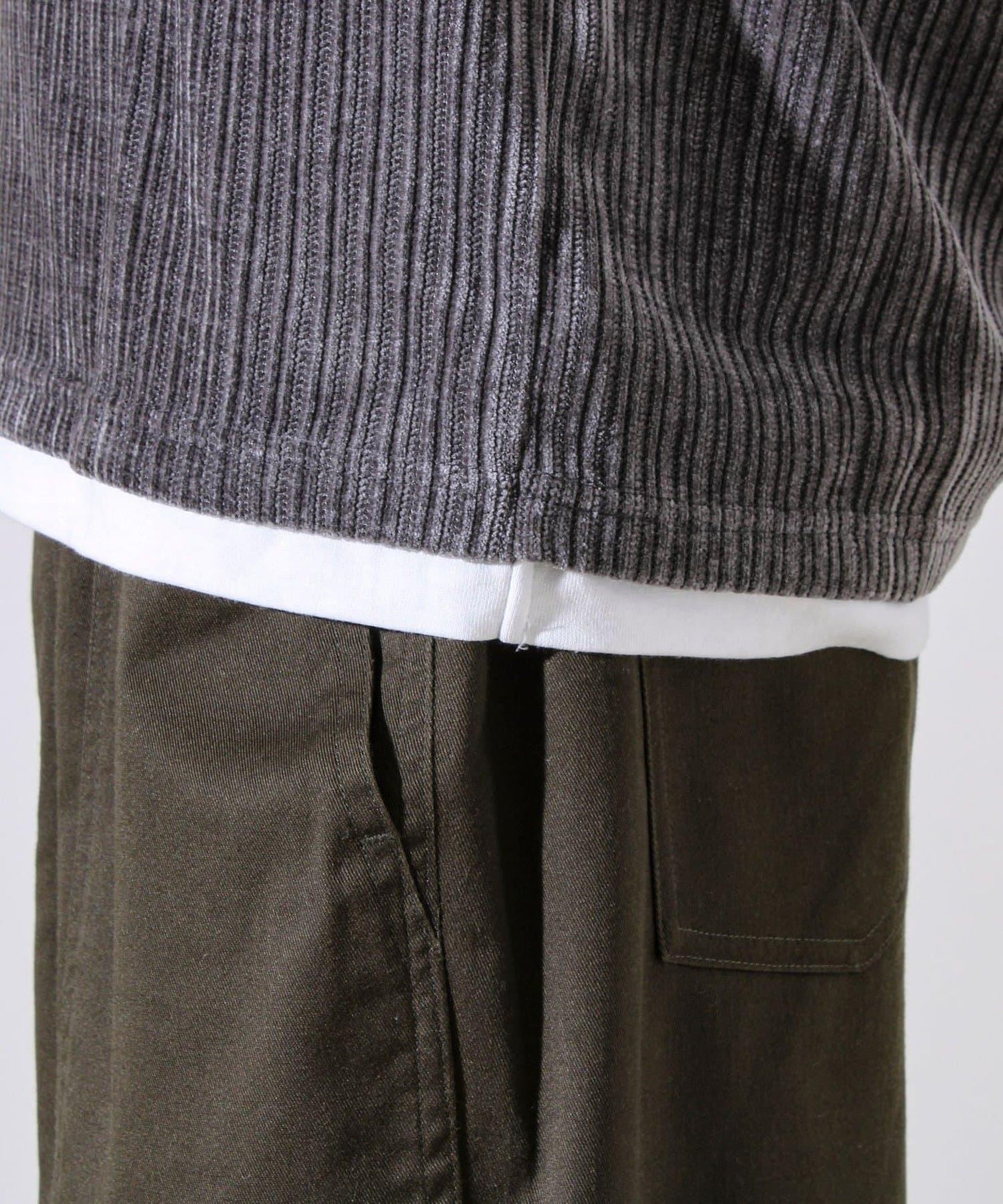 【疊穿感即刻時尚】燈芯絨假兩件長袖T恤