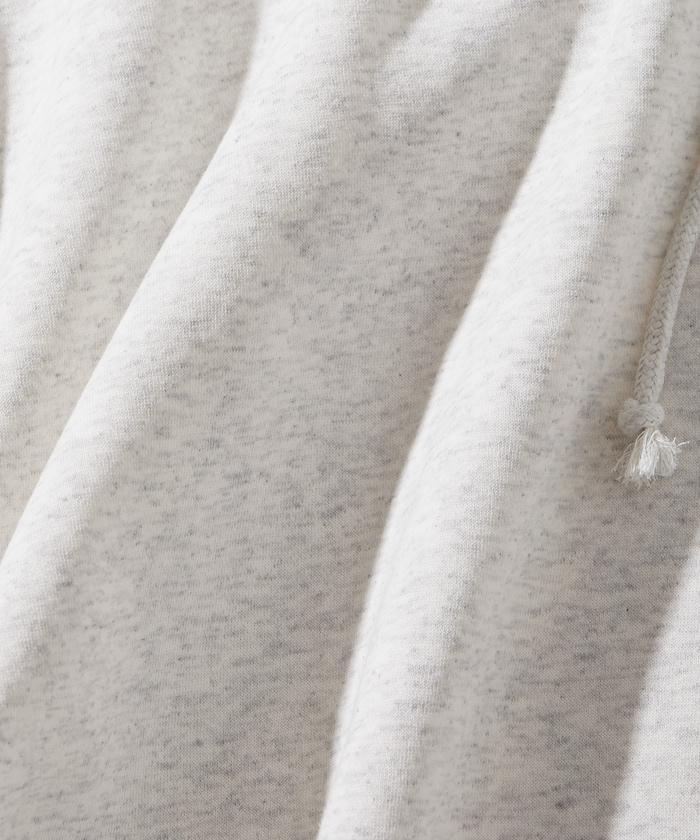 超寬鬆版型單點刺繡套頭連帽衛衣