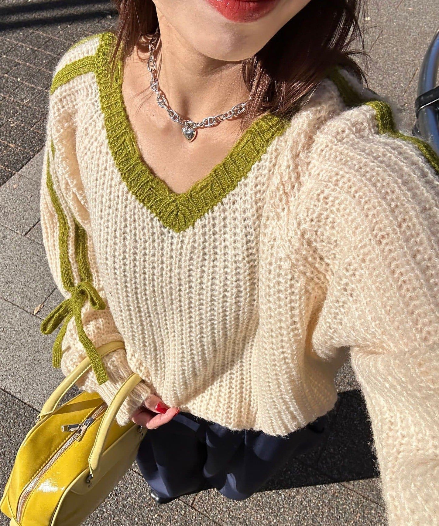 袖部條紋蝴蝶結插肩袖針織衫