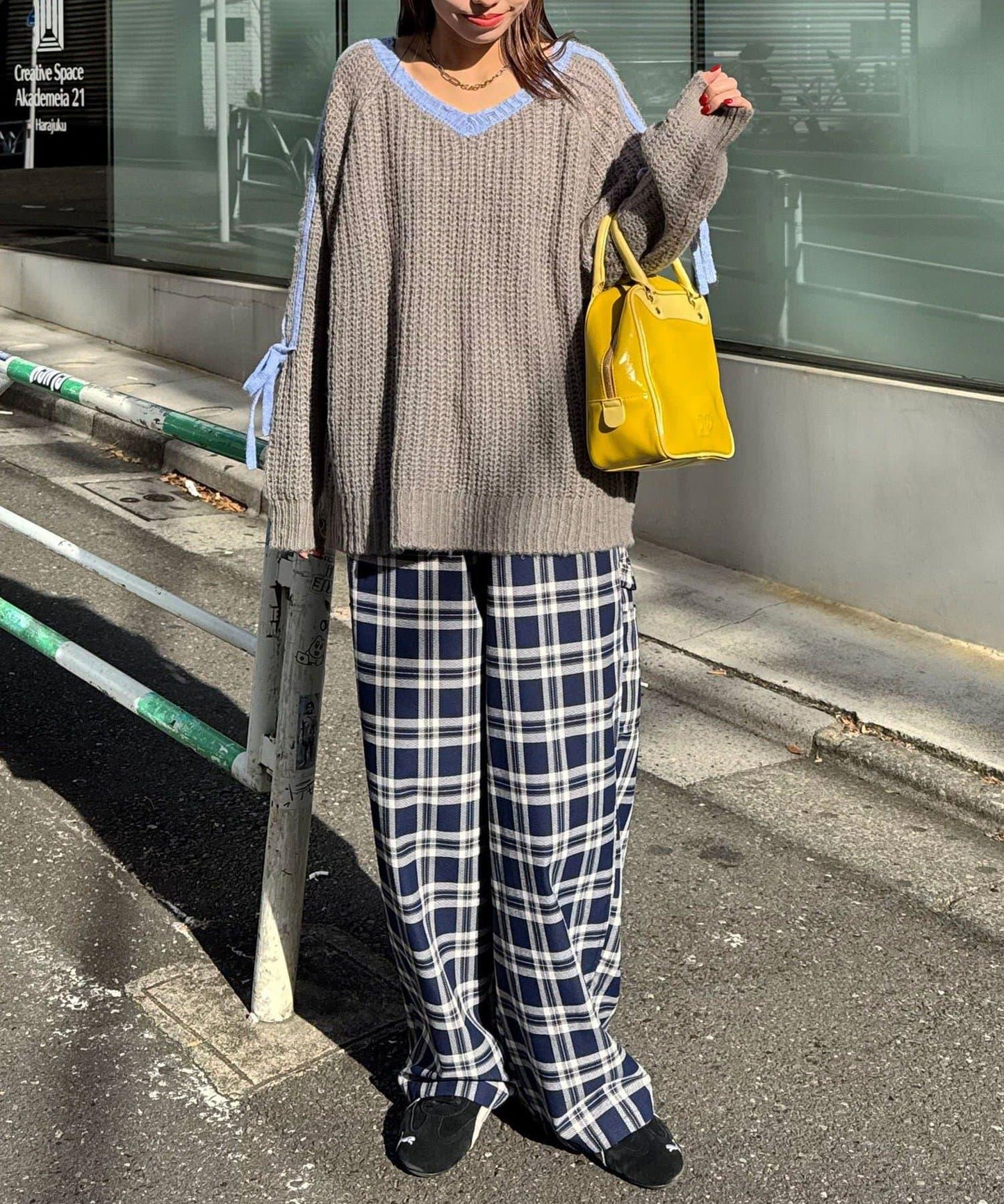袖部條紋蝴蝶結插肩袖針織衫