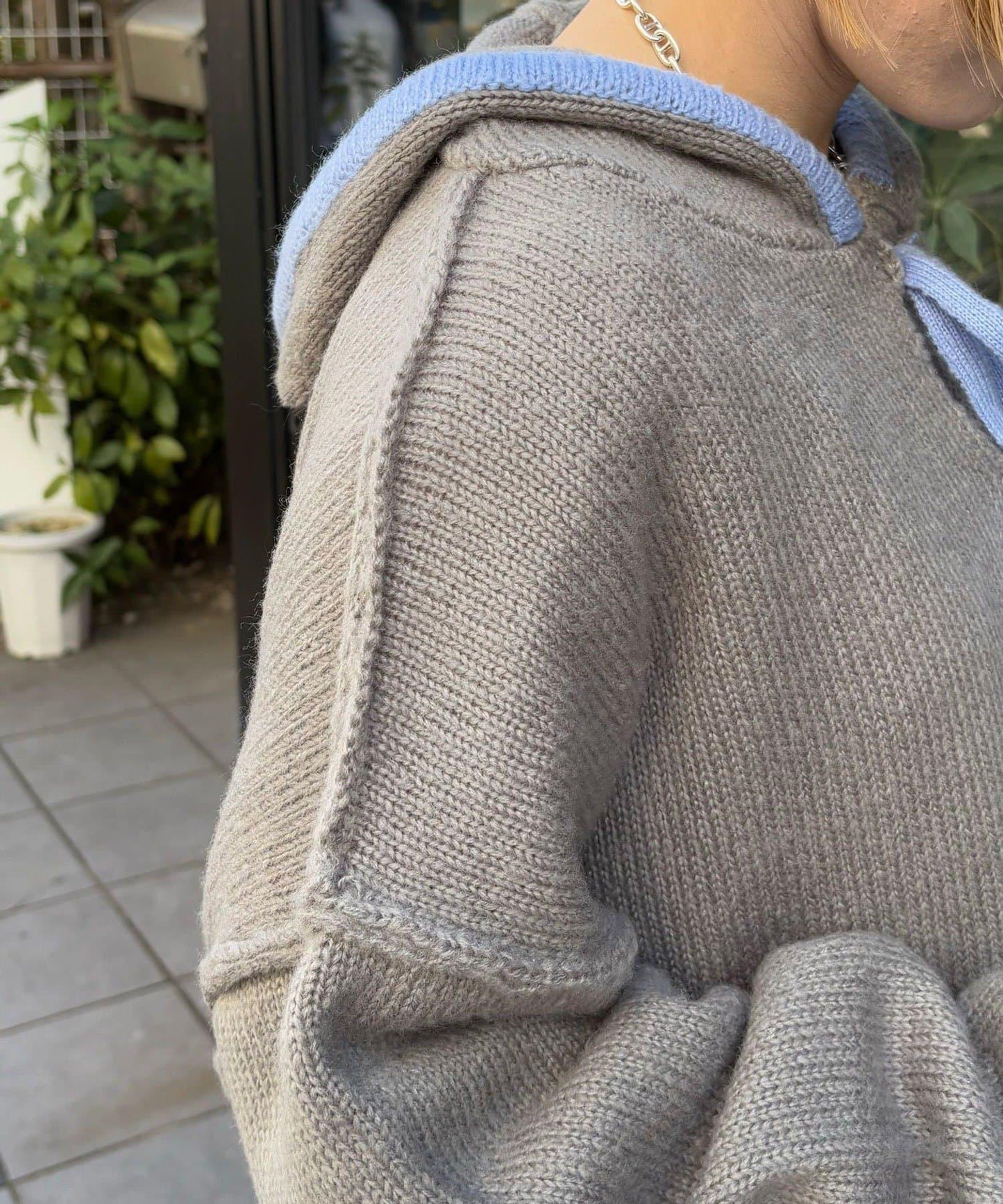 拼色蝴蝶結針織連帽衫