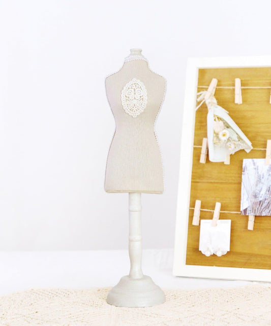 ワンポイントレーストルソーオブジェ