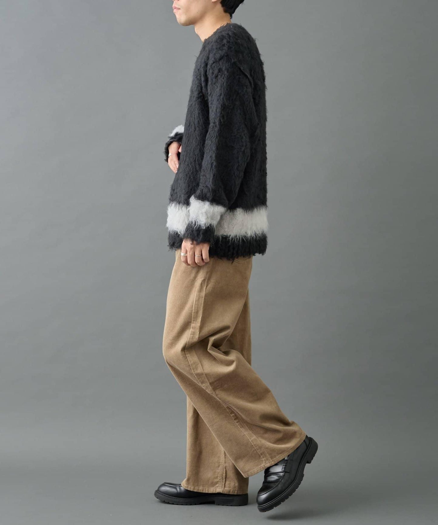 長毛馬海毛針織圓領衫