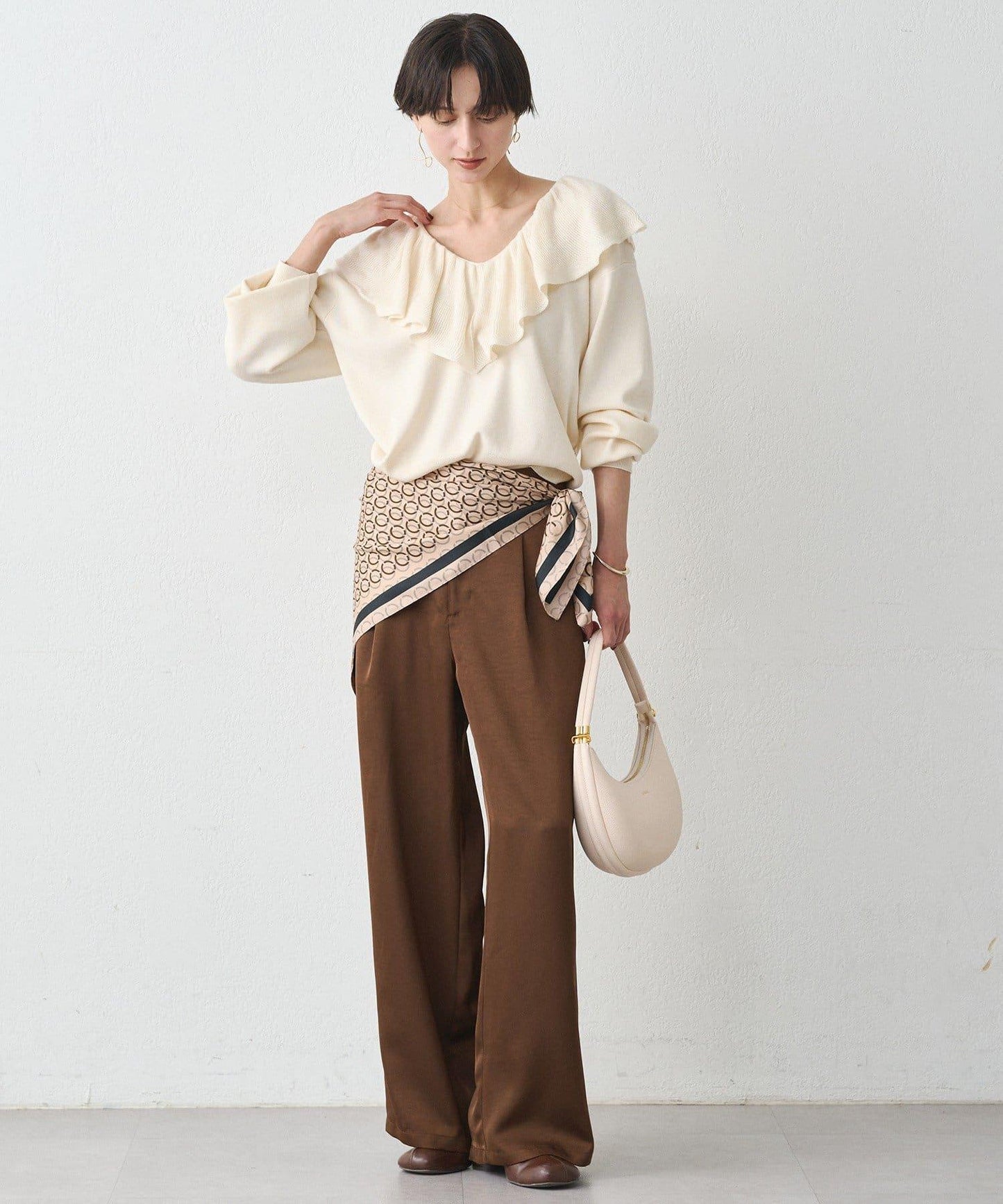 荷葉邊領針織衫