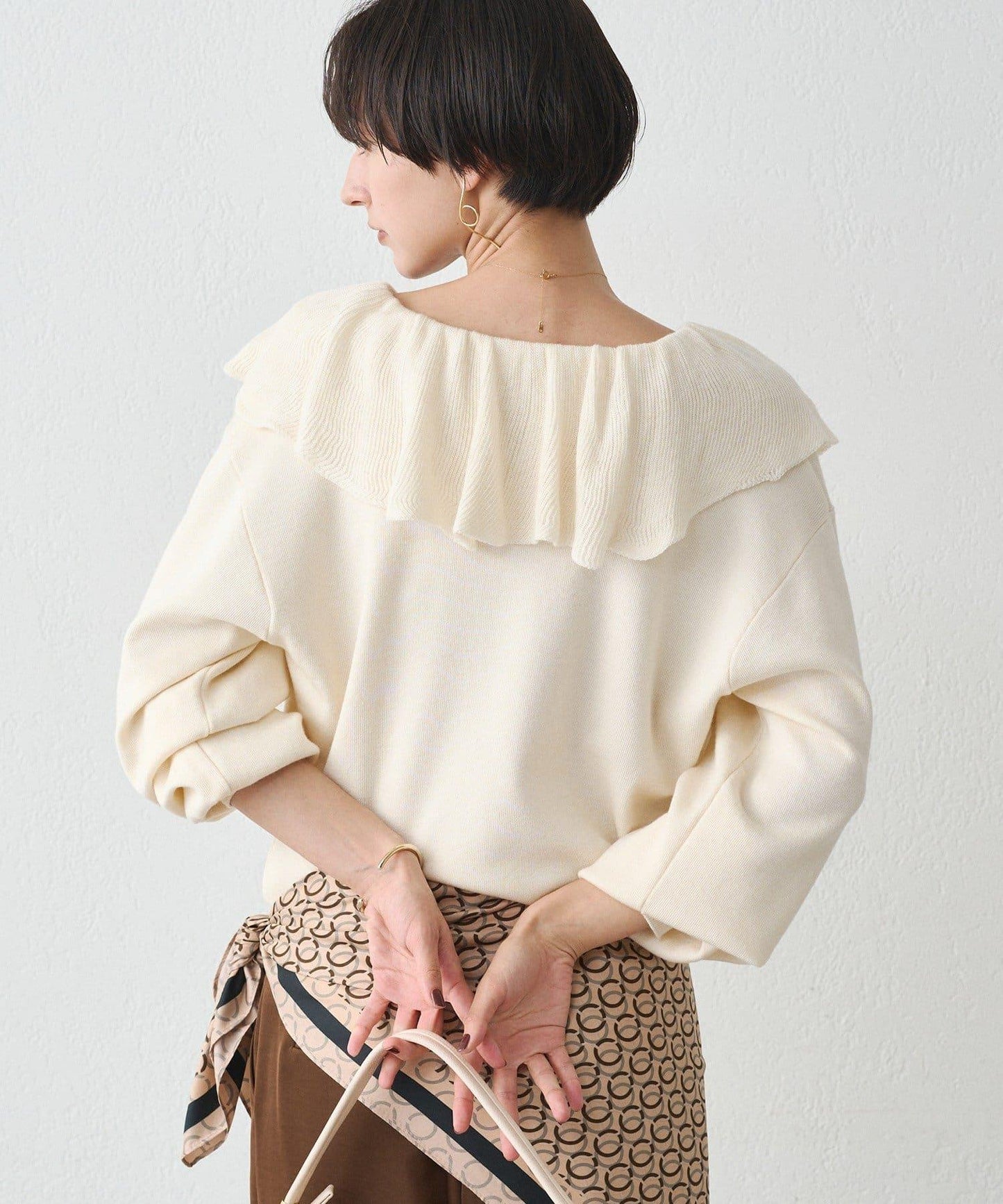 荷葉邊領針織衫