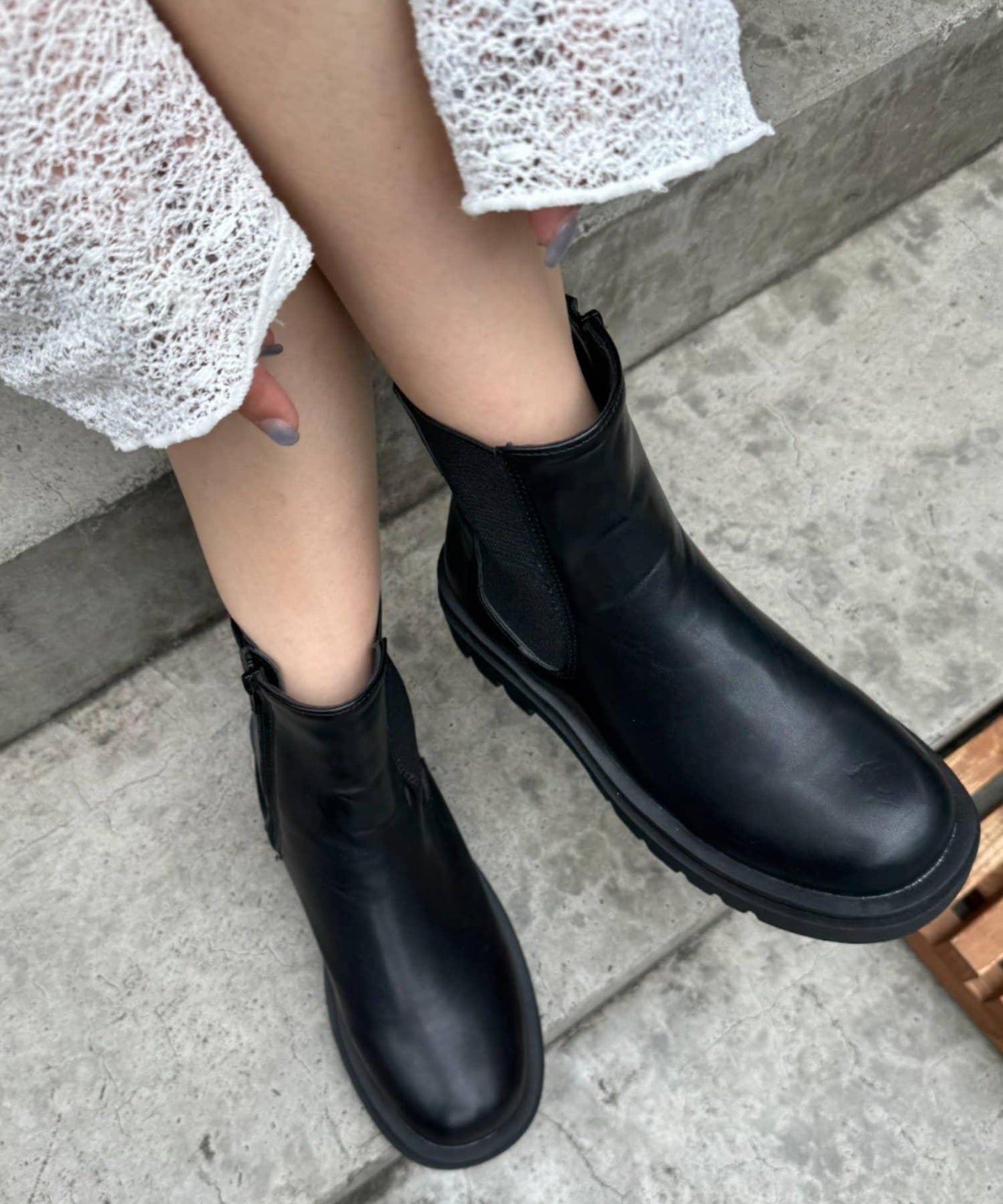 蓬鬆坐墊防潑水功能拉鍊側彈力靴