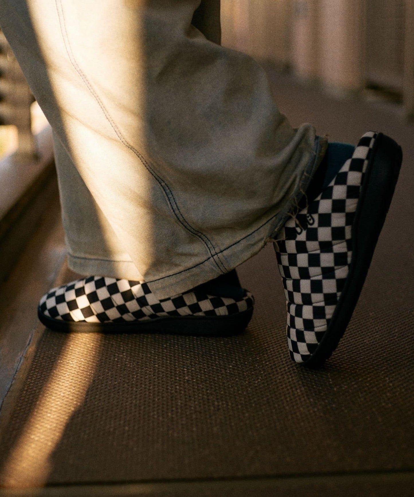 【SUBU】ORIGINALS F-line 冬季拖鞋 男女通用