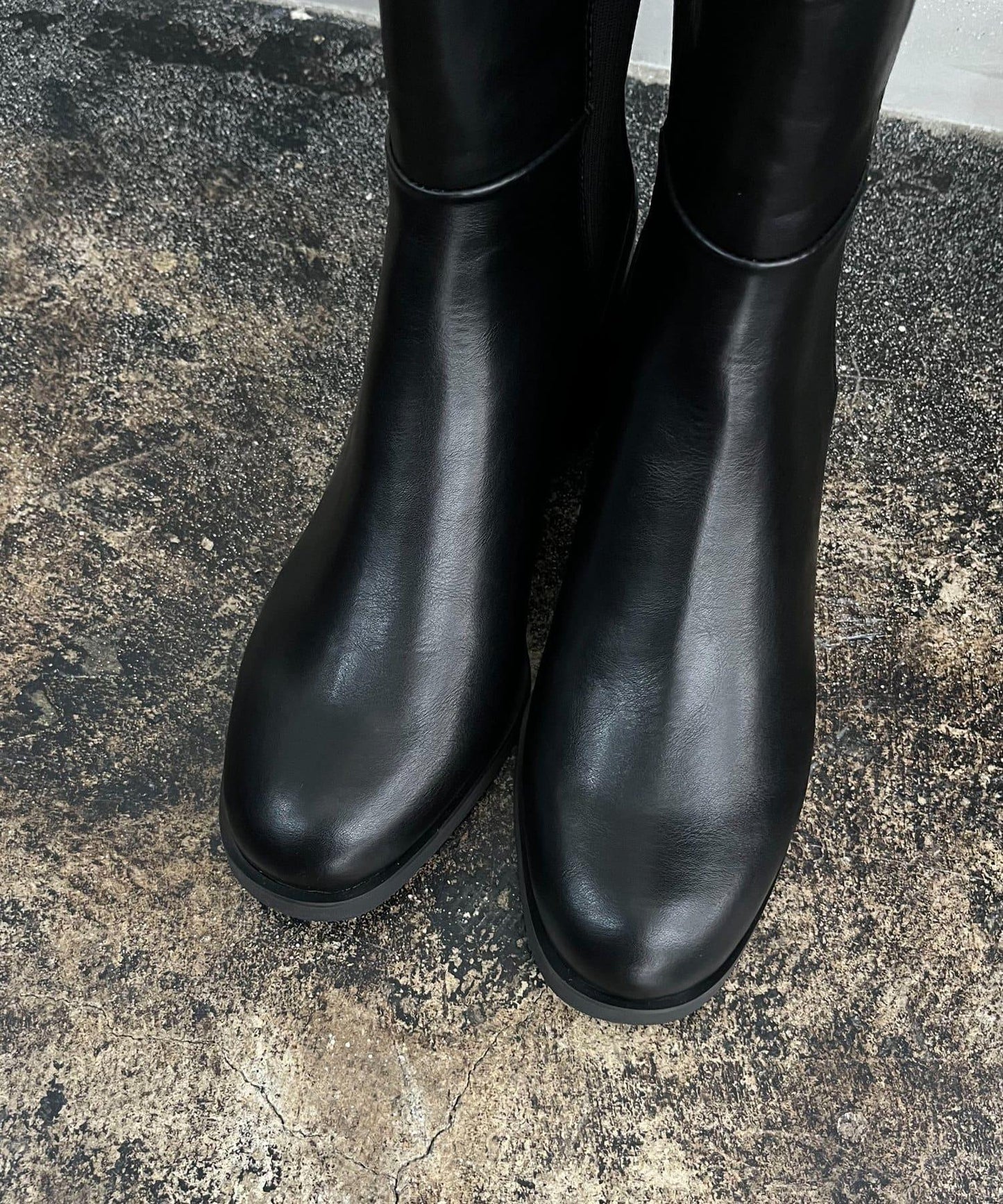 【人氣話題鞋款再度登場!】羅紋拼接短靴