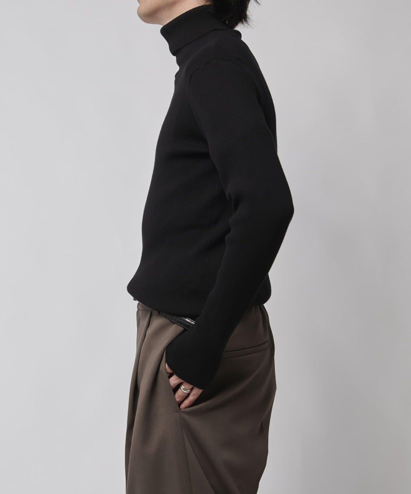 修身高領針織衫