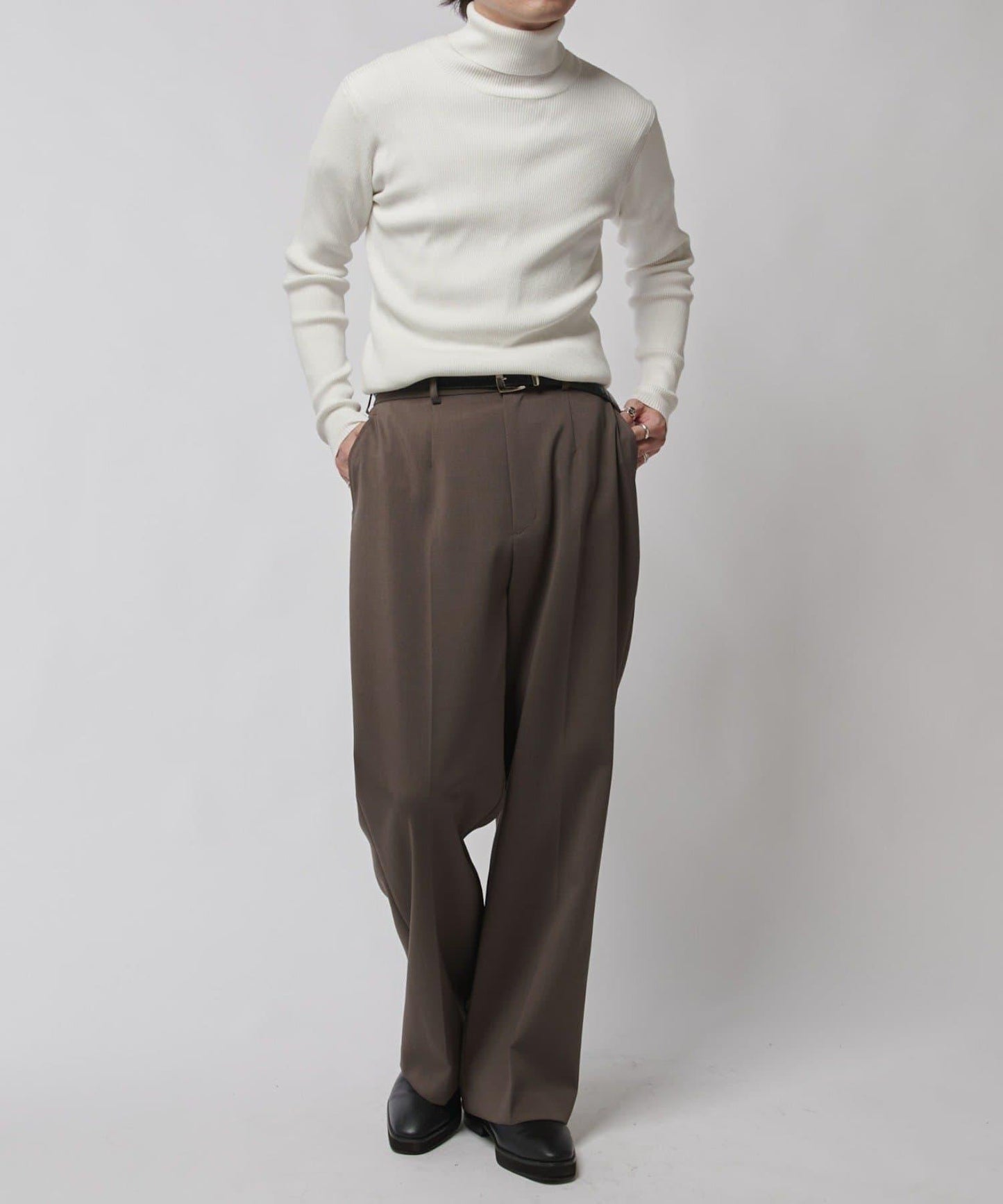 修身高領針織衫