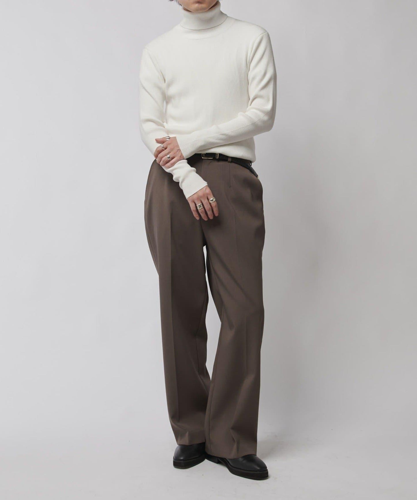 修身高領針織衫