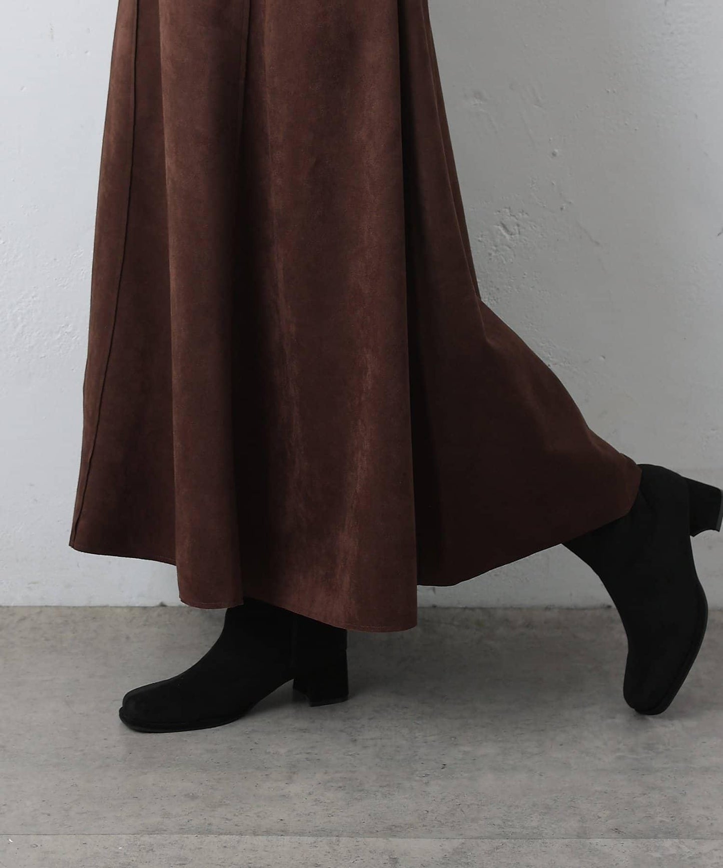 麂皮拼接喇叭裙