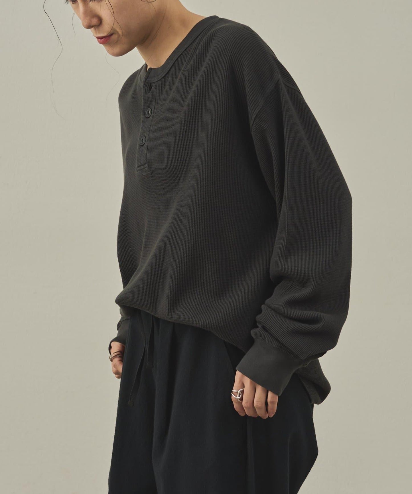 【paradigm】燃氣烤華夫格亨利領長袖T恤