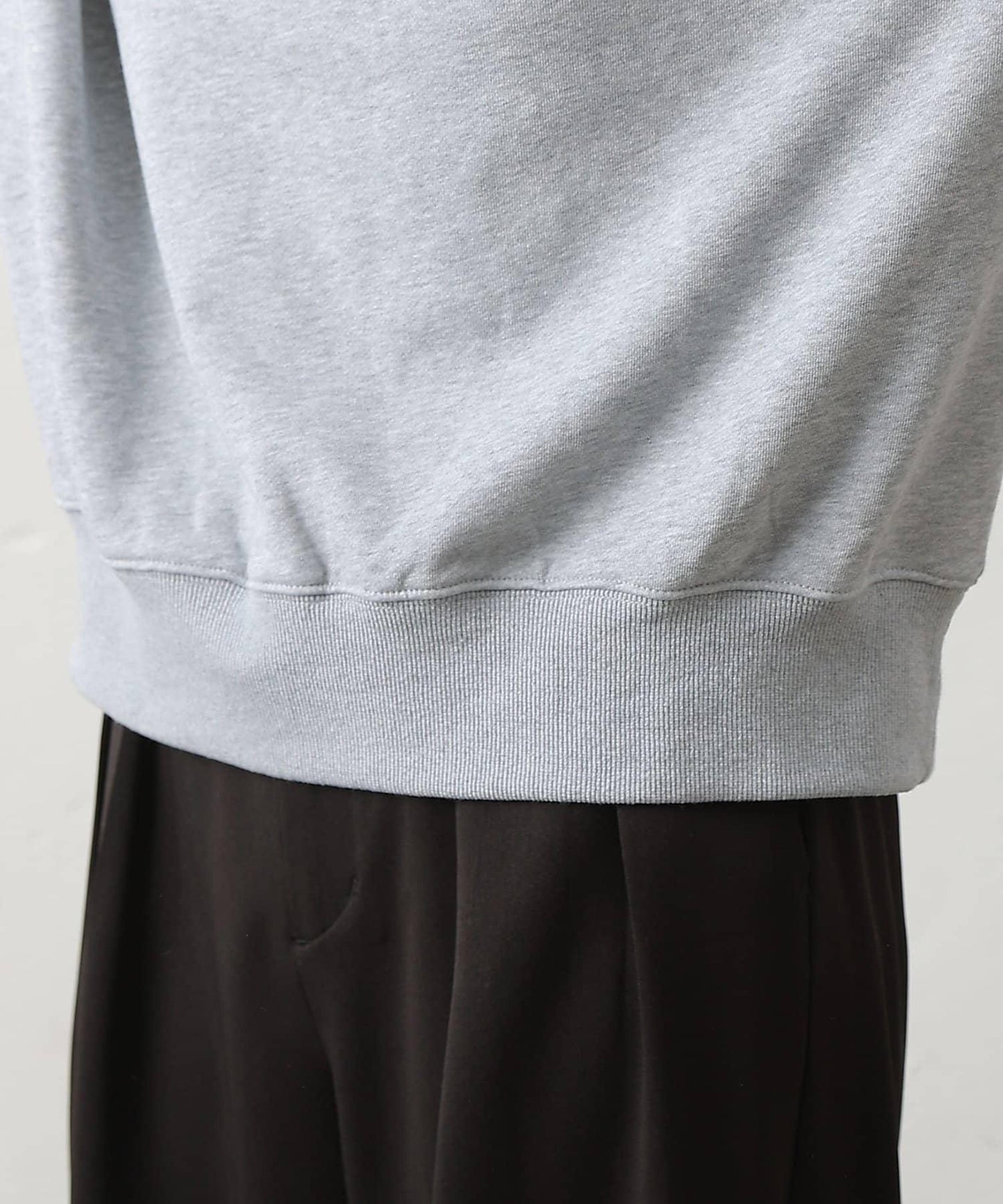 【LEI企畫/】衛衣袖部刺繡套頭衫