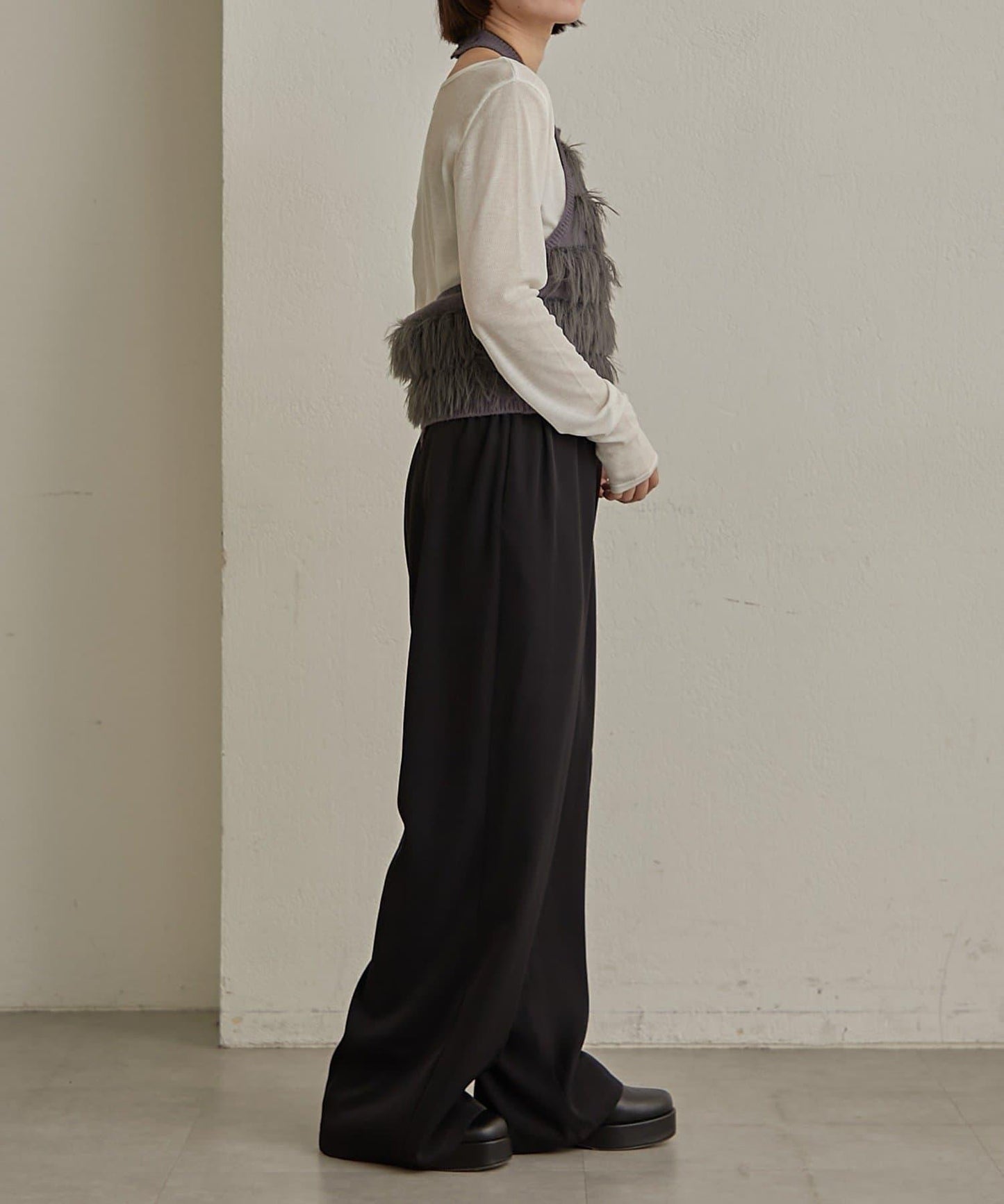 流蘇掛脖短上衣