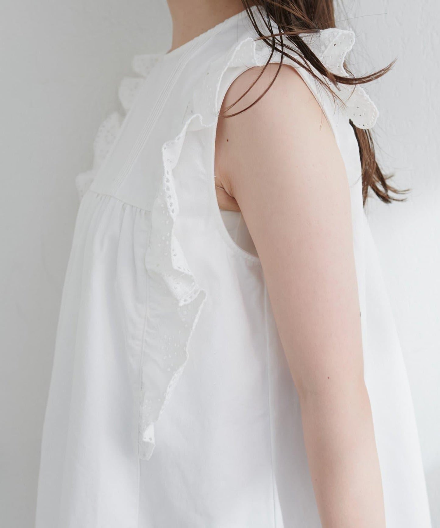 【natural couture】牛仔刺繡荷葉邊襯衫