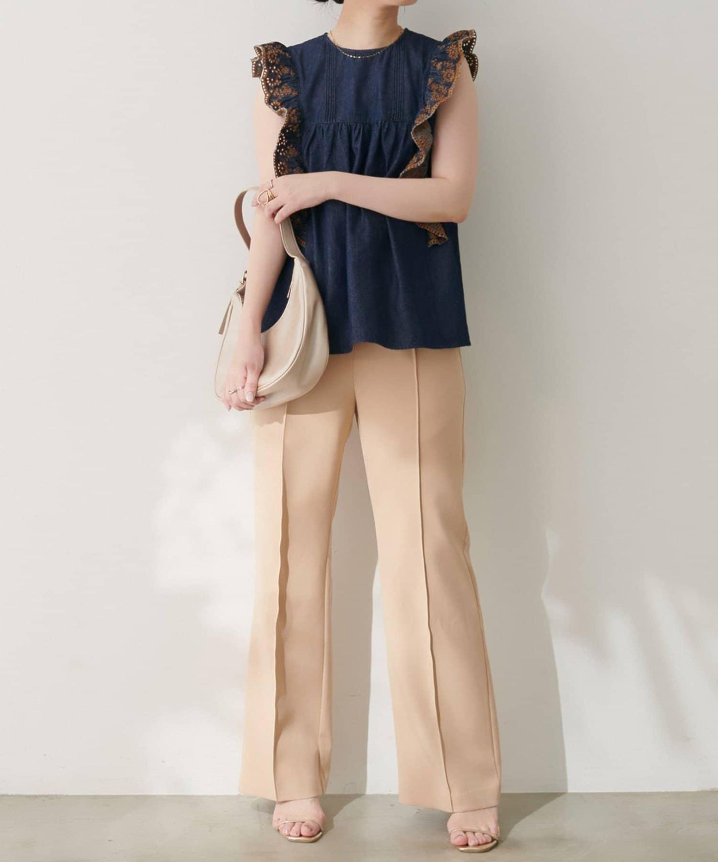 【natural couture】牛仔刺繡荷葉邊襯衫