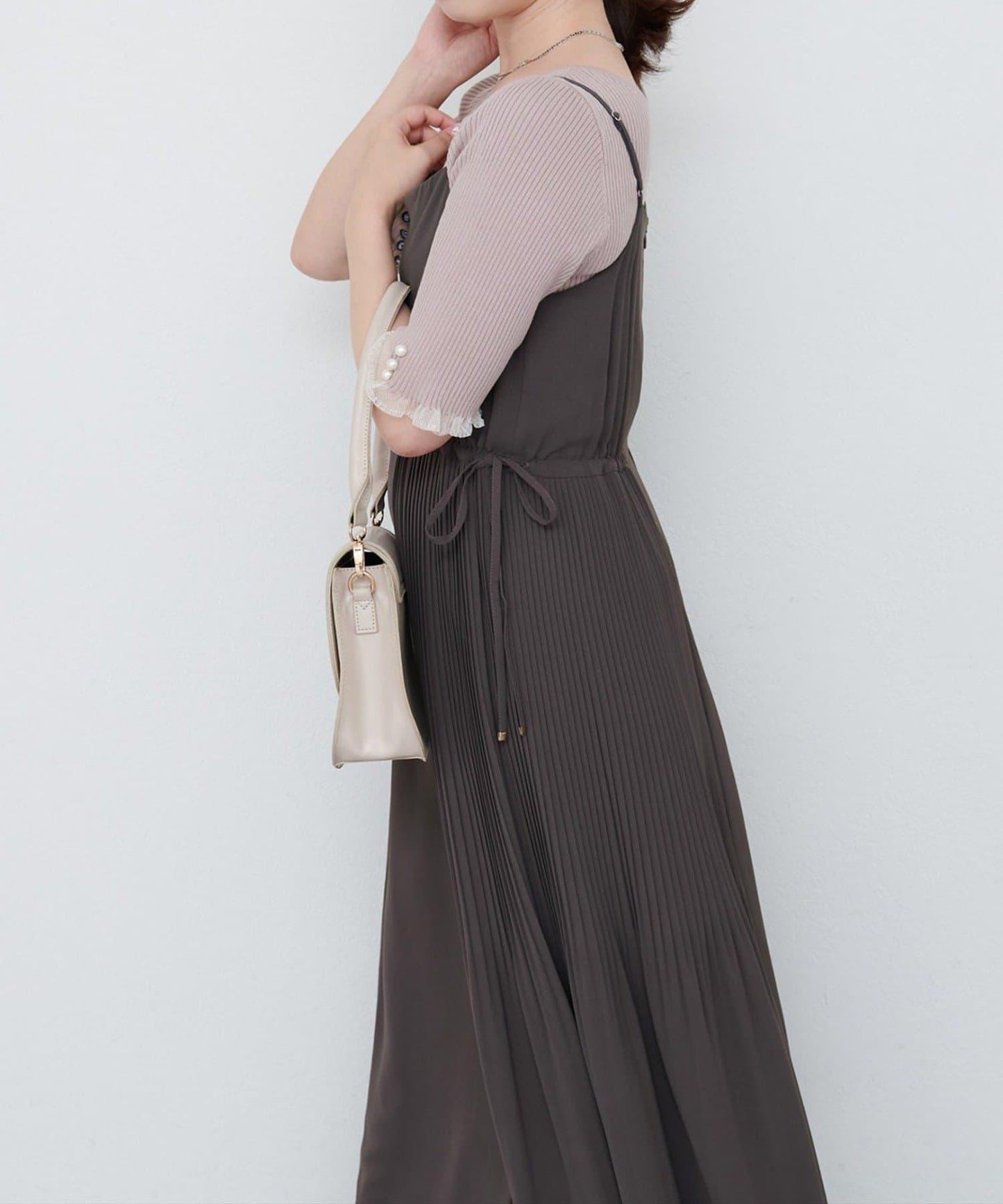 【 natural couture】兩側百褶吊帶連衣裙