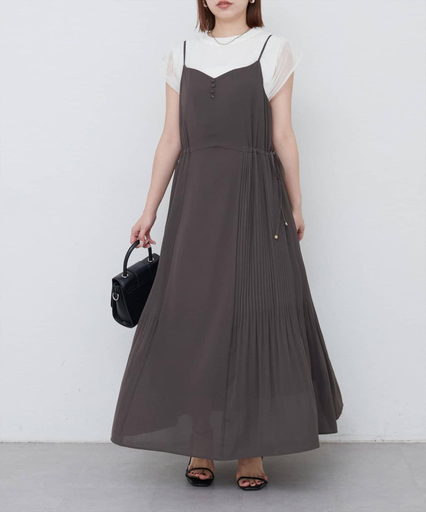 【 natural couture】兩側百褶吊帶連衣裙