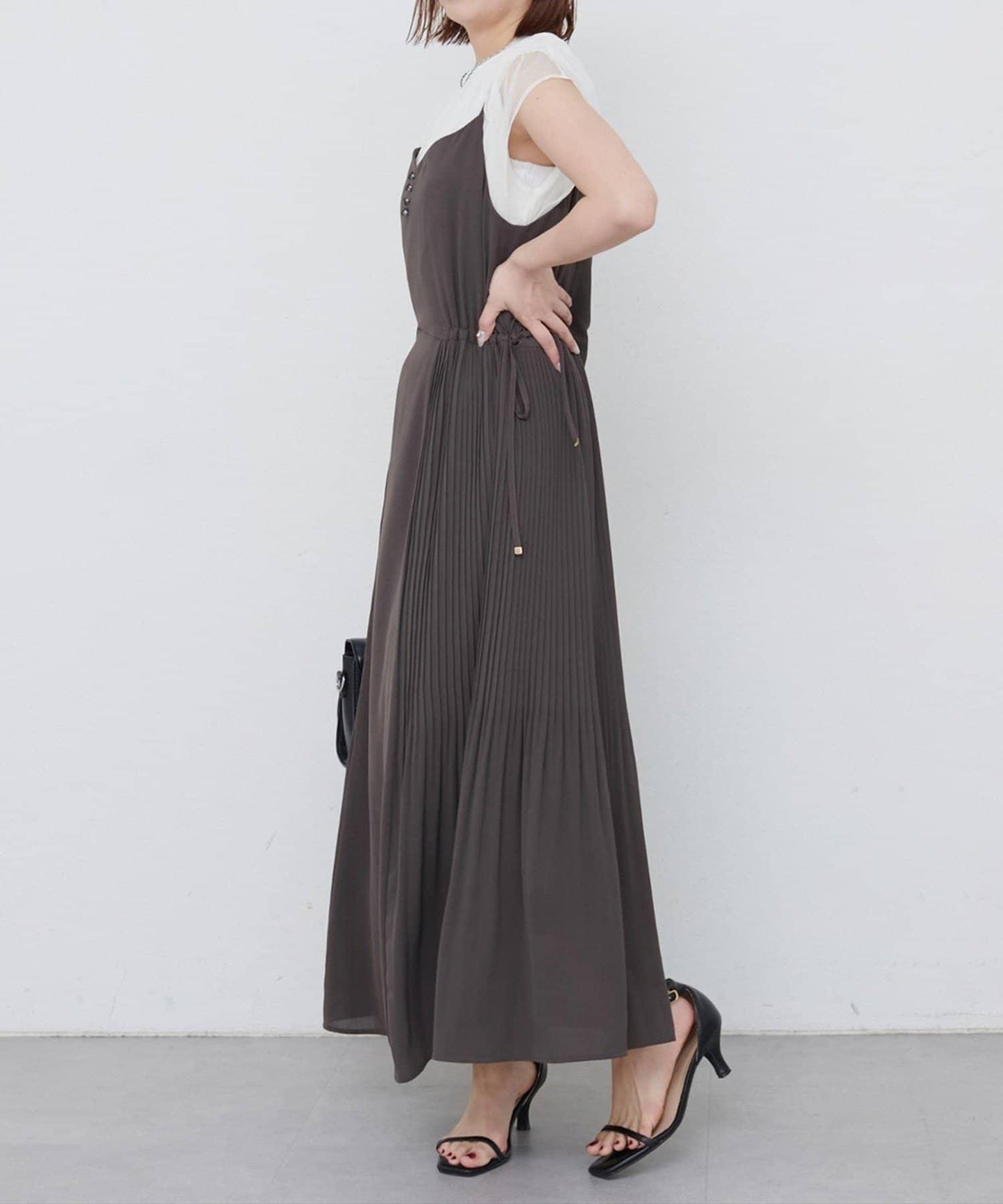 【 natural couture】兩側百褶吊帶連衣裙