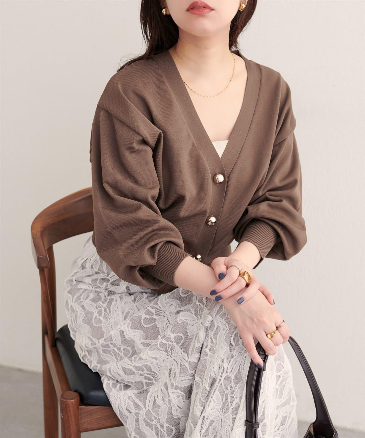 紐扣V領開衫