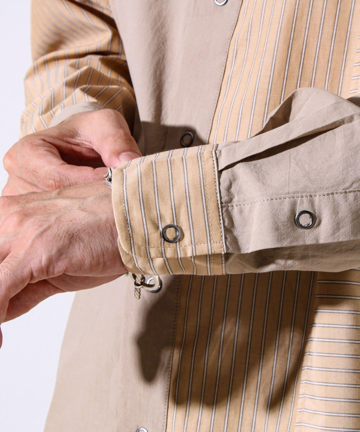 【純色×圖案趣味設計】時尚拼接長袖襯衫