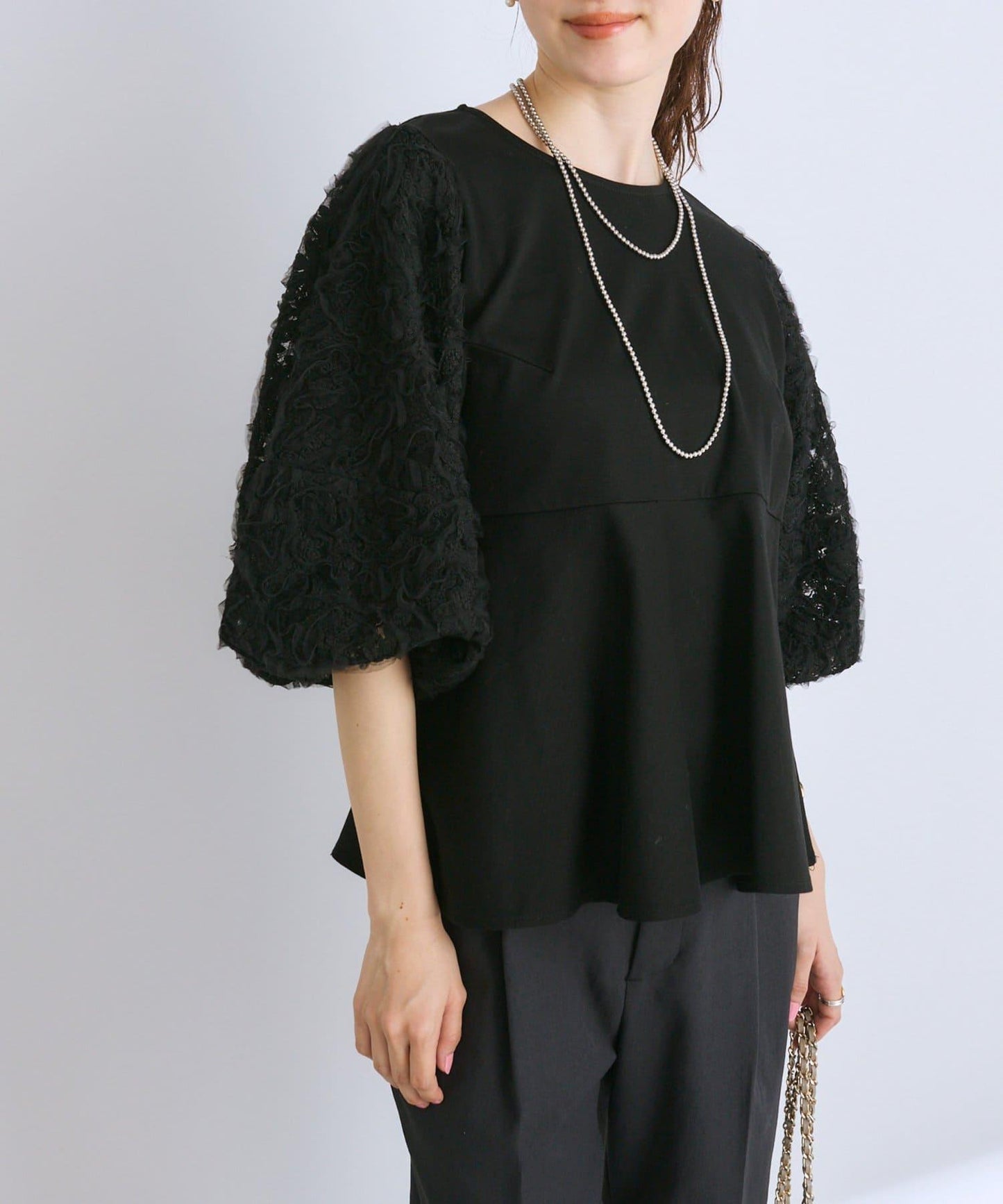 【La boutique BonBon】袖部蓬鬆蕾絲拼接上衣