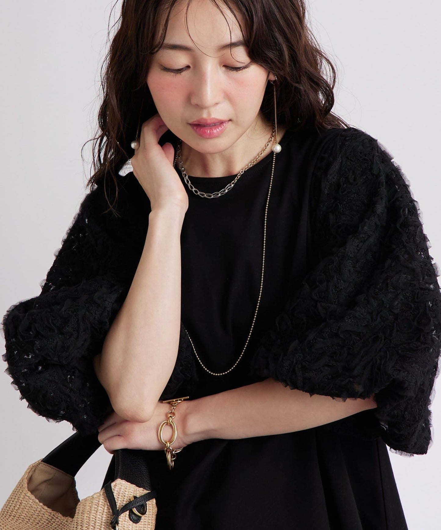 【La boutique BonBon】袖部蓬鬆蕾絲拼接上衣