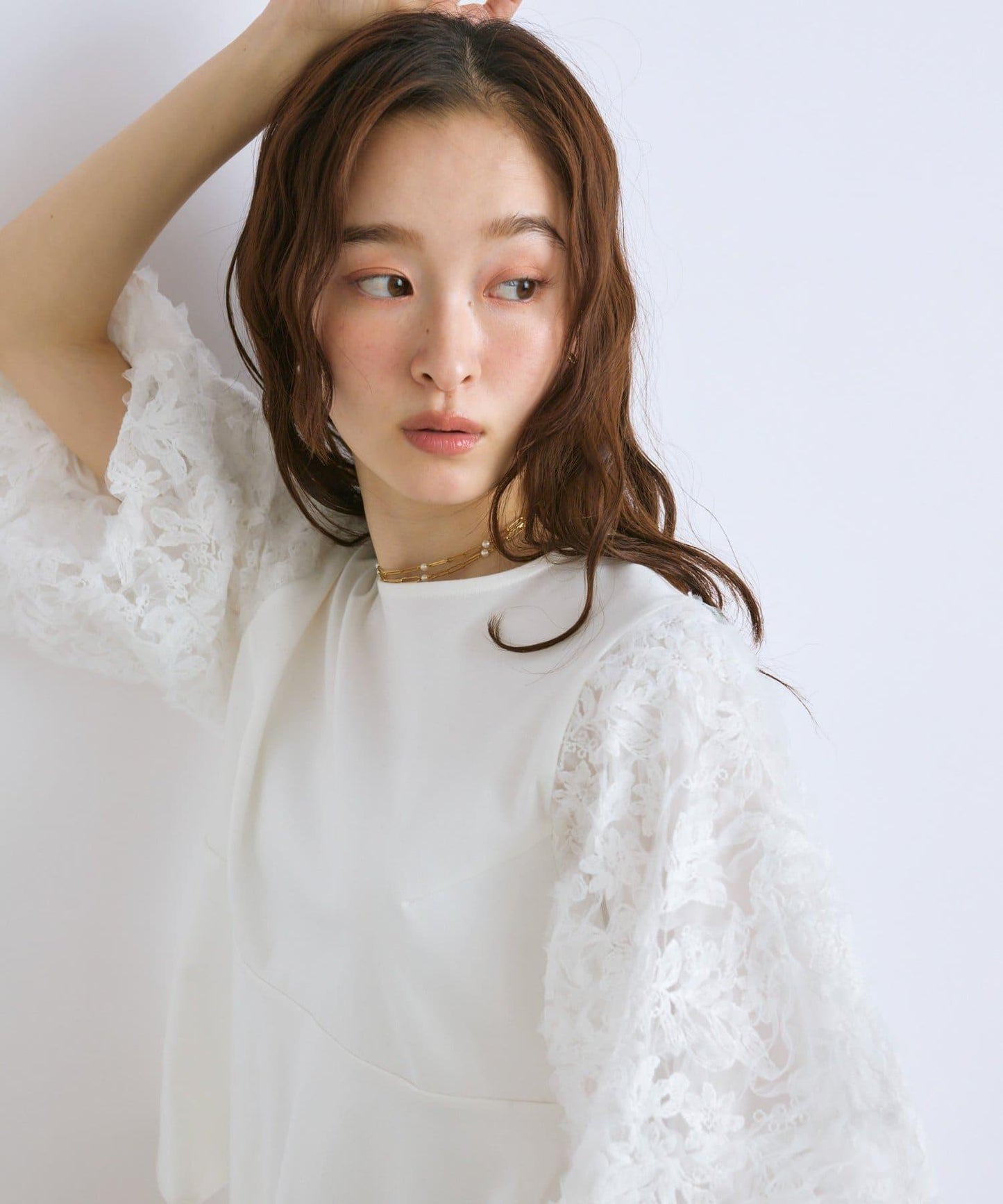 【La boutique BonBon】袖部蓬鬆蕾絲拼接上衣