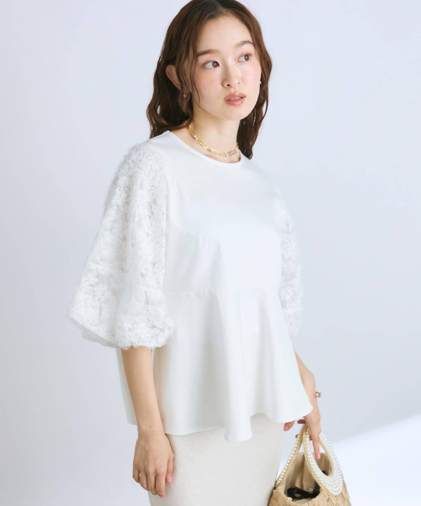 【La boutique BonBon】袖部蓬鬆蕾絲拼接上衣