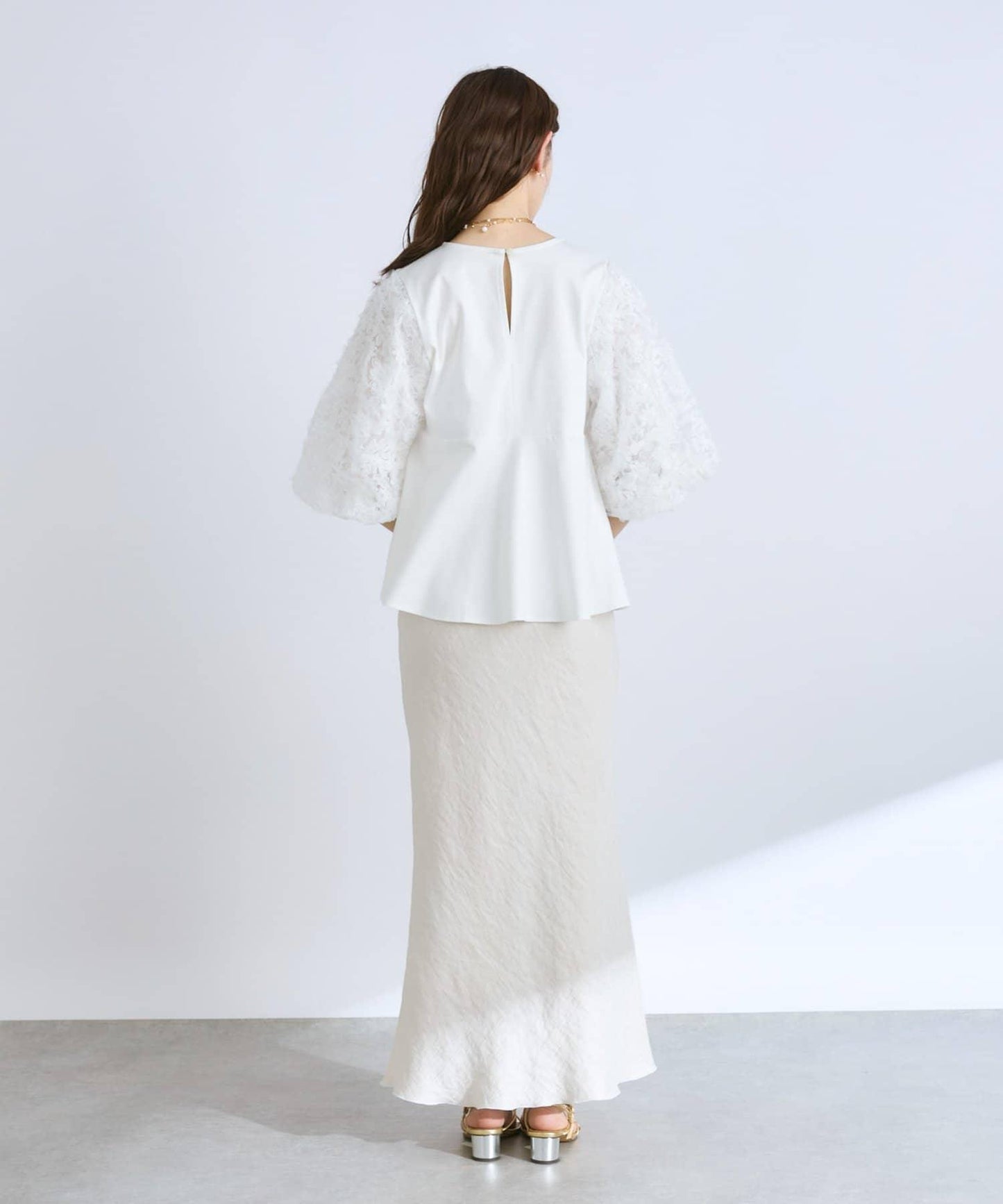 【La boutique BonBon】袖部蓬鬆蕾絲拼接上衣