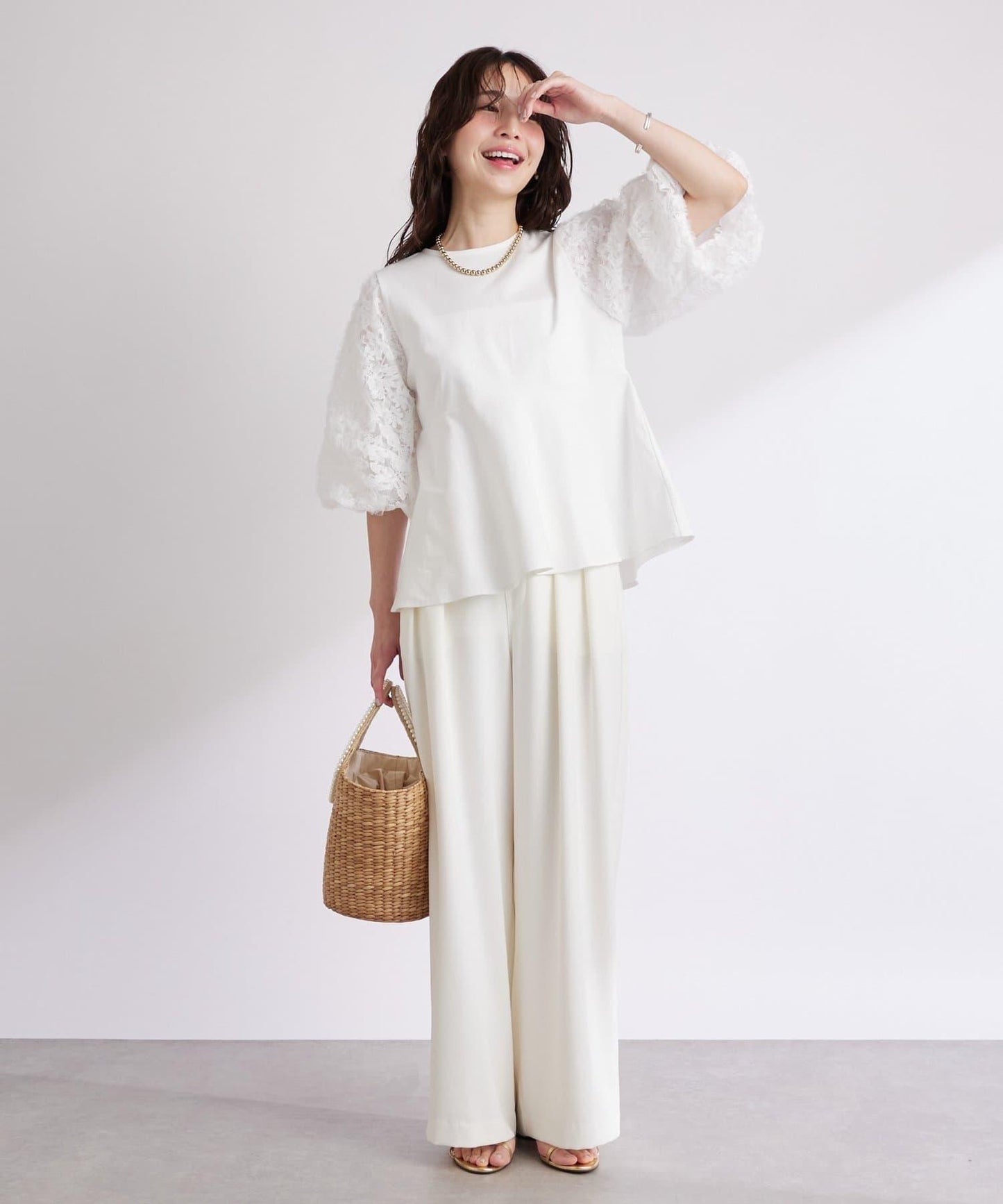 【La boutique BonBon】袖部蓬鬆蕾絲拼接上衣