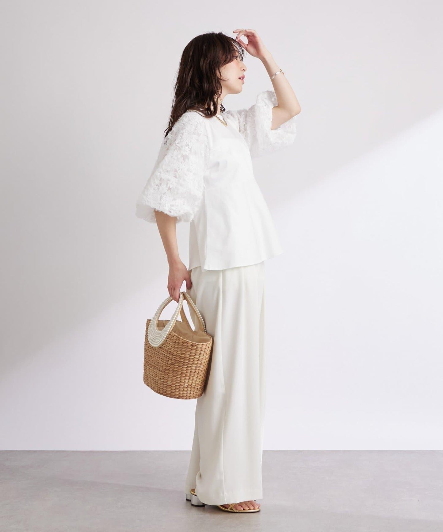 【La boutique BonBon】袖部蓬鬆蕾絲拼接上衣