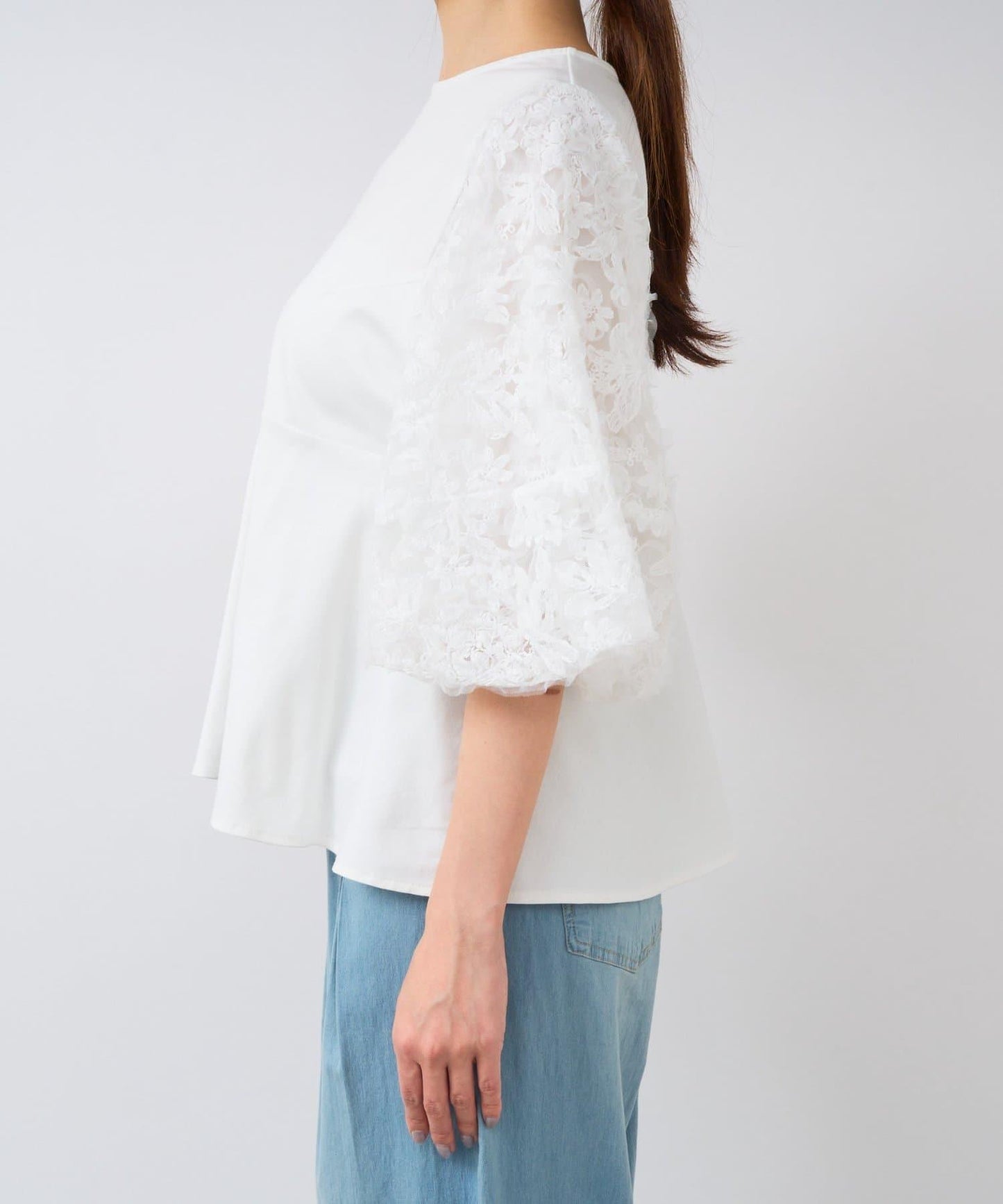 【La boutique BonBon】袖部蓬鬆蕾絲拼接上衣