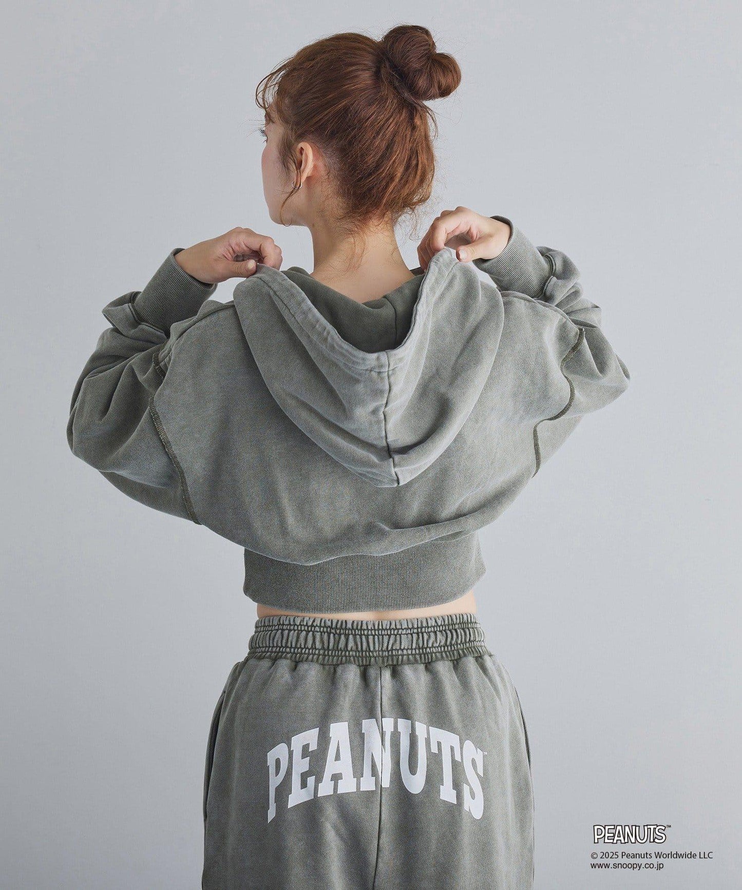 【《PEANUTS》聯名】史努比刺繡休閒褲