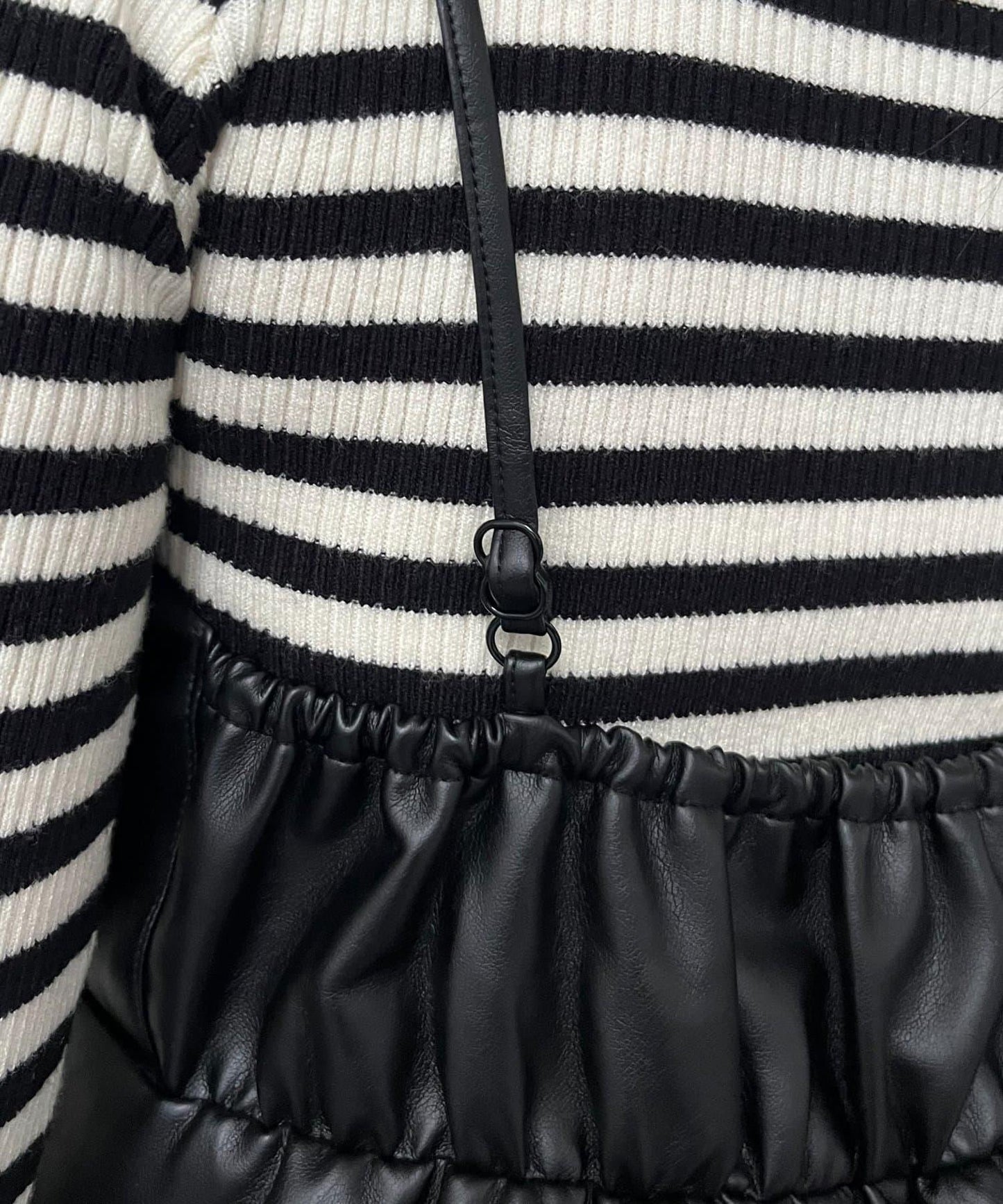 前褶皺荷葉邊皮革吊帶上衣