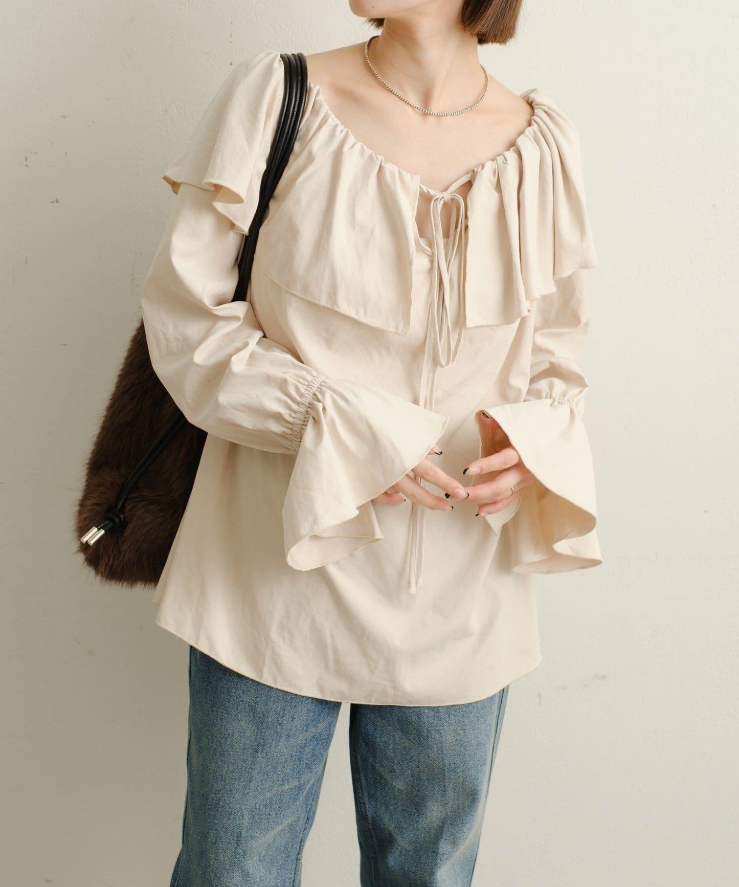 荷葉邊襯衫