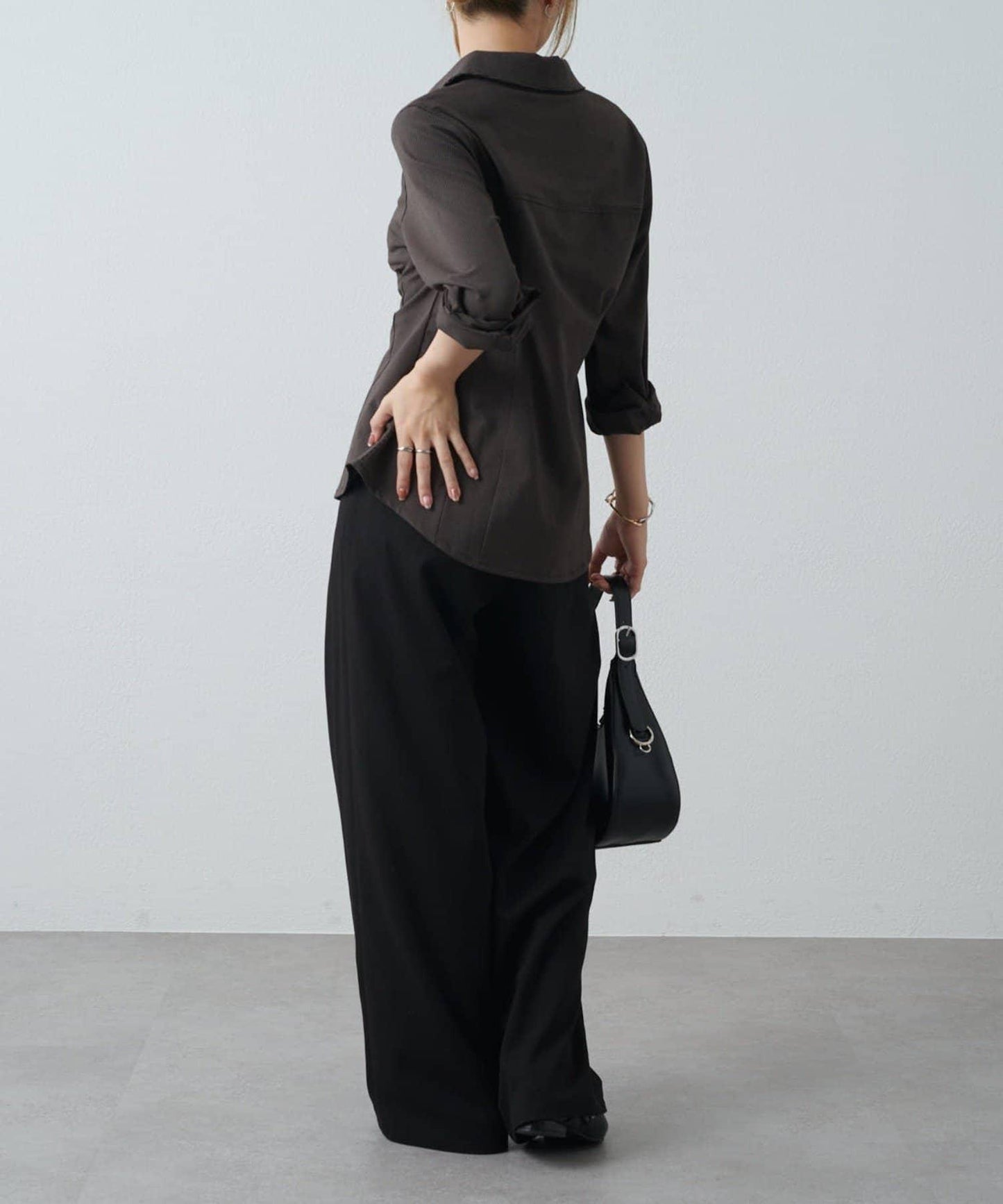 收腰褶皺設計襯衫