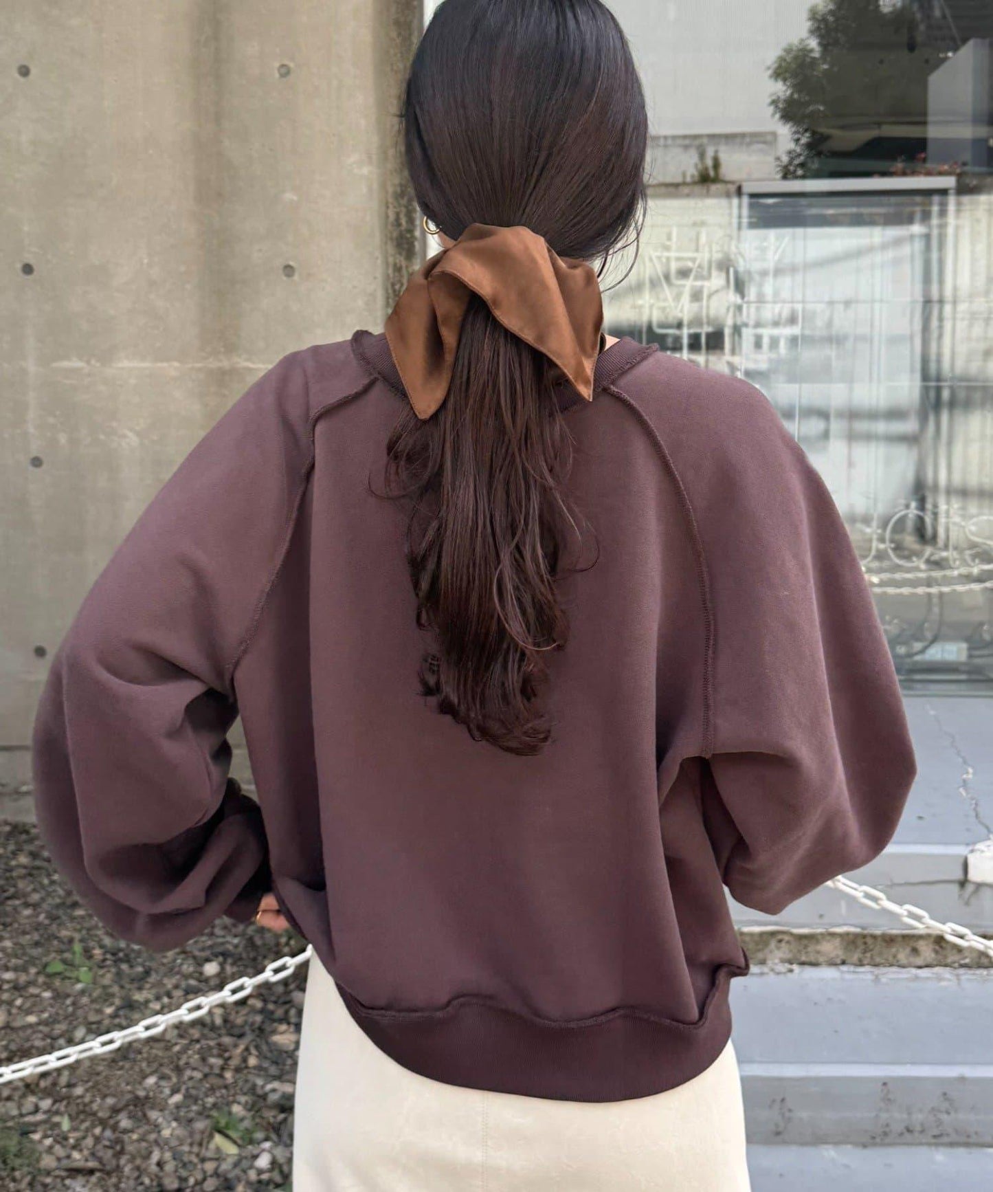 麂皮絨感內襯毛圈字母刺繡衛衣