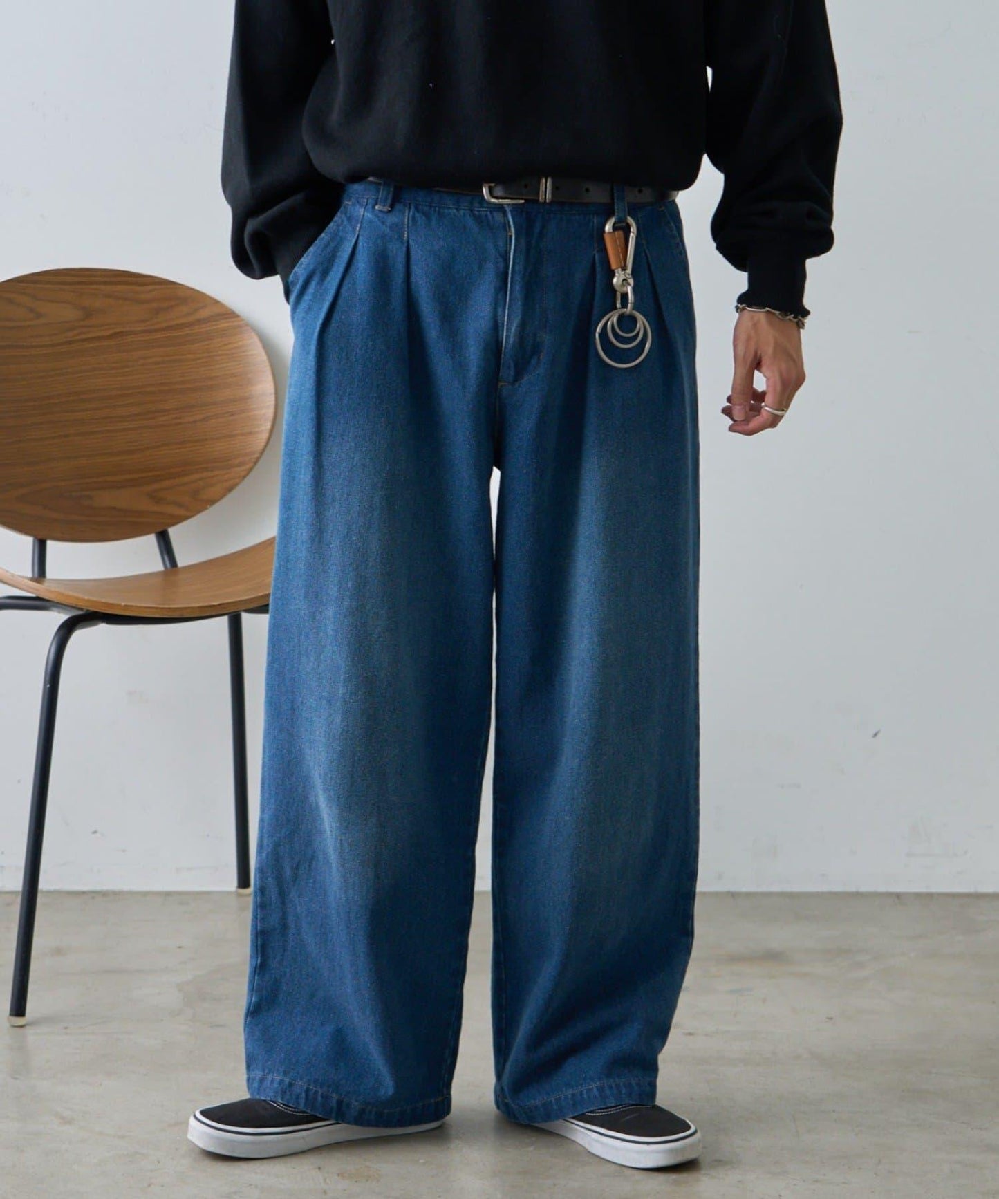 2褶牛仔寬鬆休閒褲