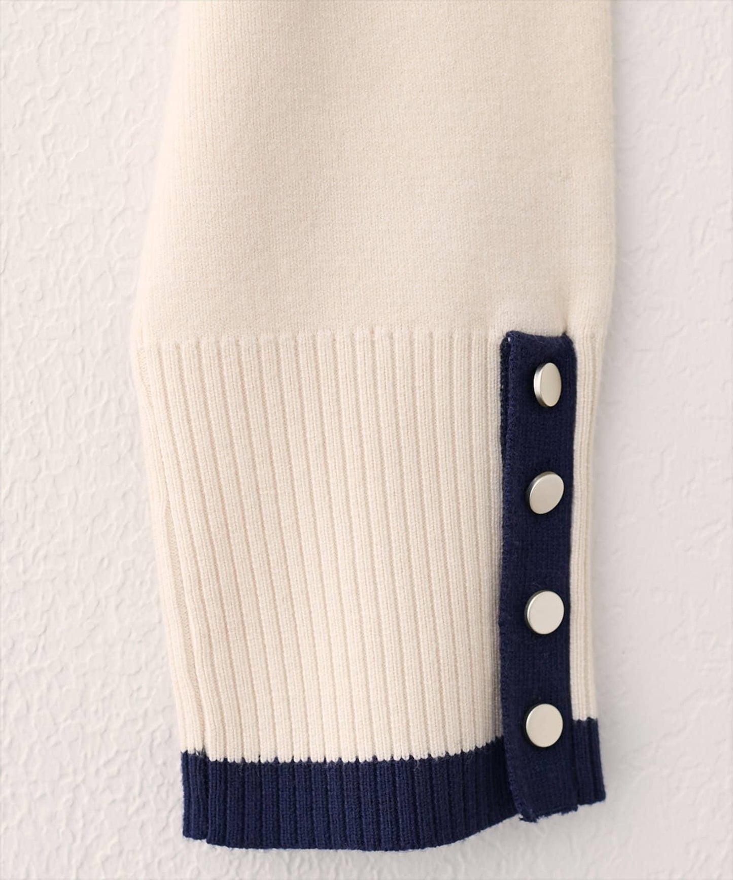 立領袖口扣寬鬆針織衫