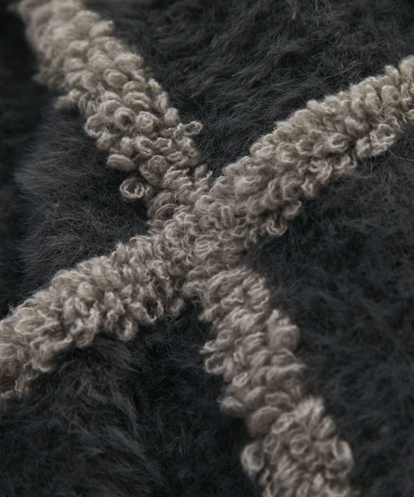 《主役級單品》V領提花開衫