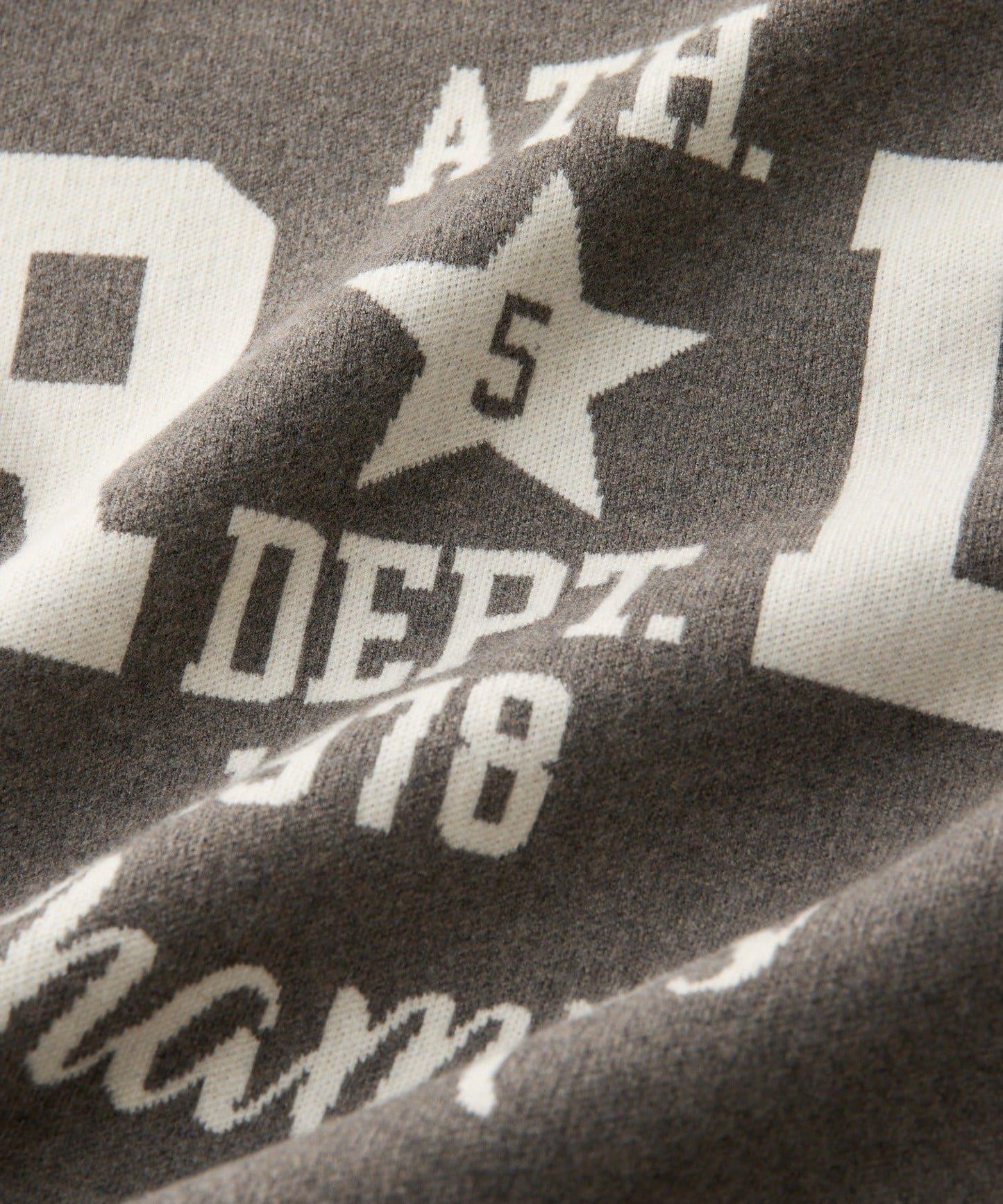 【背部標誌吸睛】運動標誌針織衫